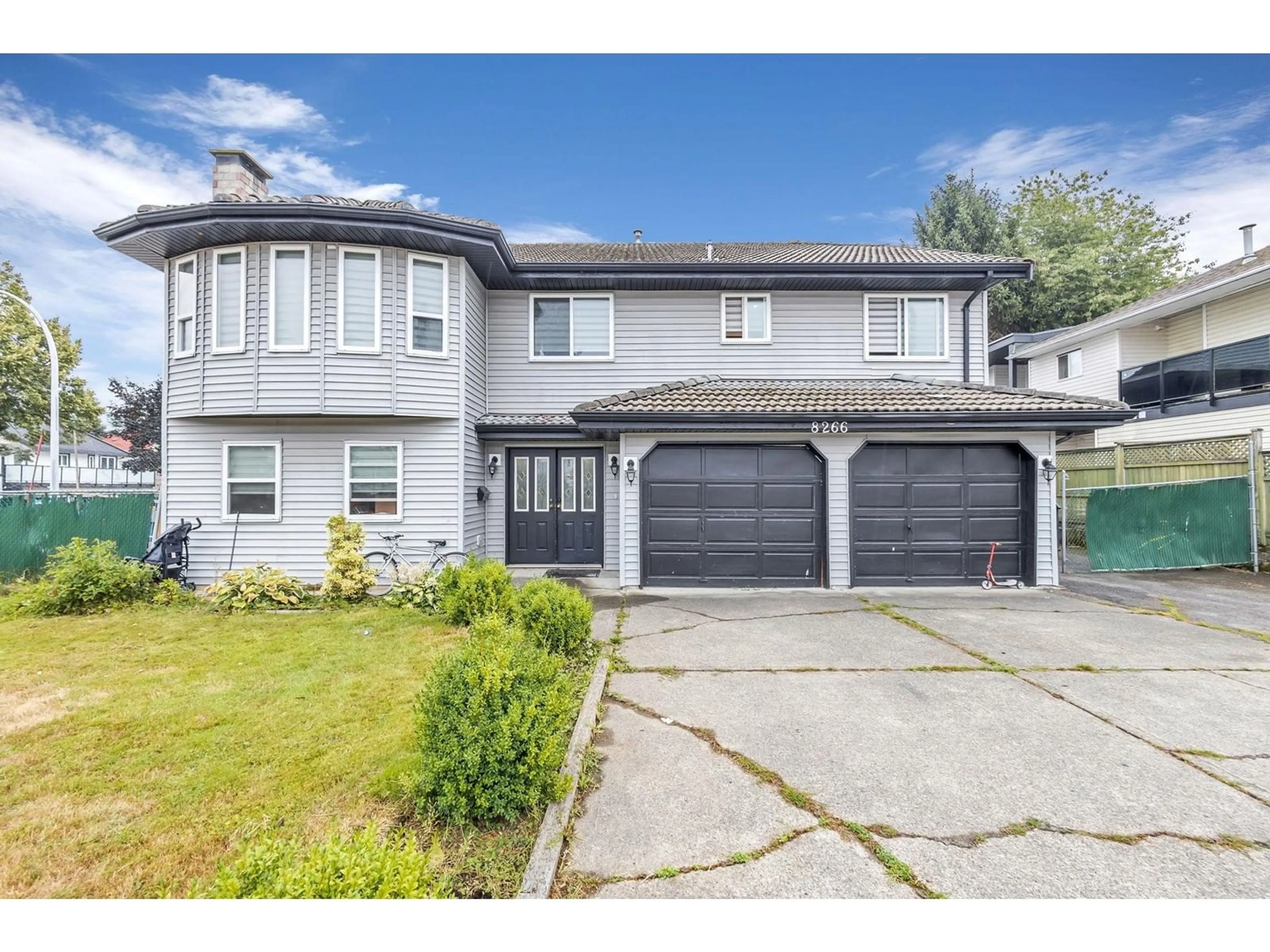 Unknown for 8266 132A STREET, Surrey British Columbia V3W8Y6