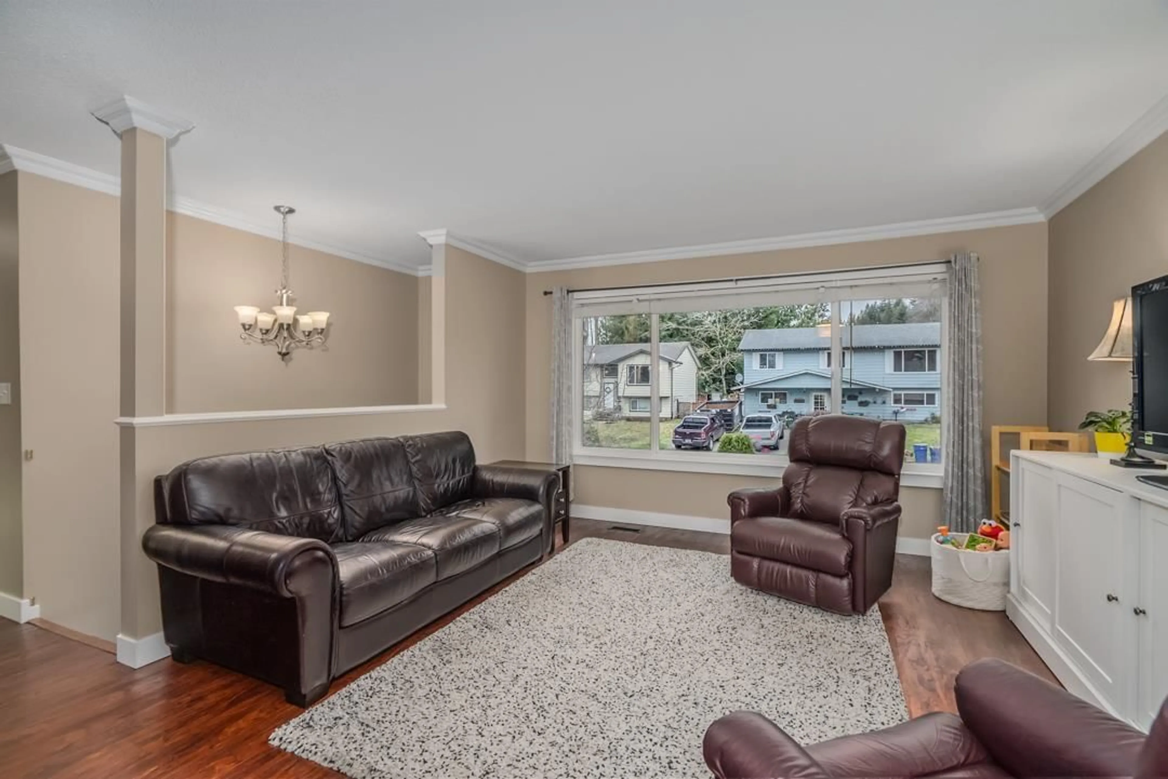 Living room with furniture, unknown for 32364 PTARMIGAN DRIVE, Mission British Columbia V2V5R5