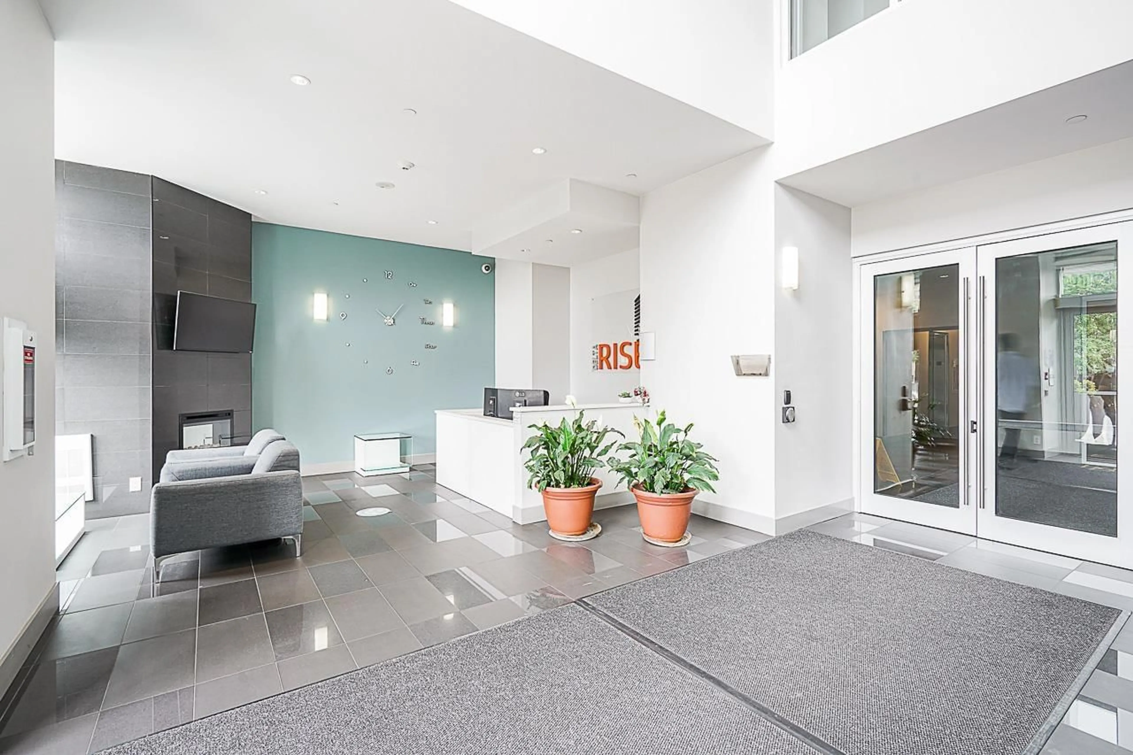 Indoor foyer for 2207 - 11967 80, Delta British Columbia V4C0E2