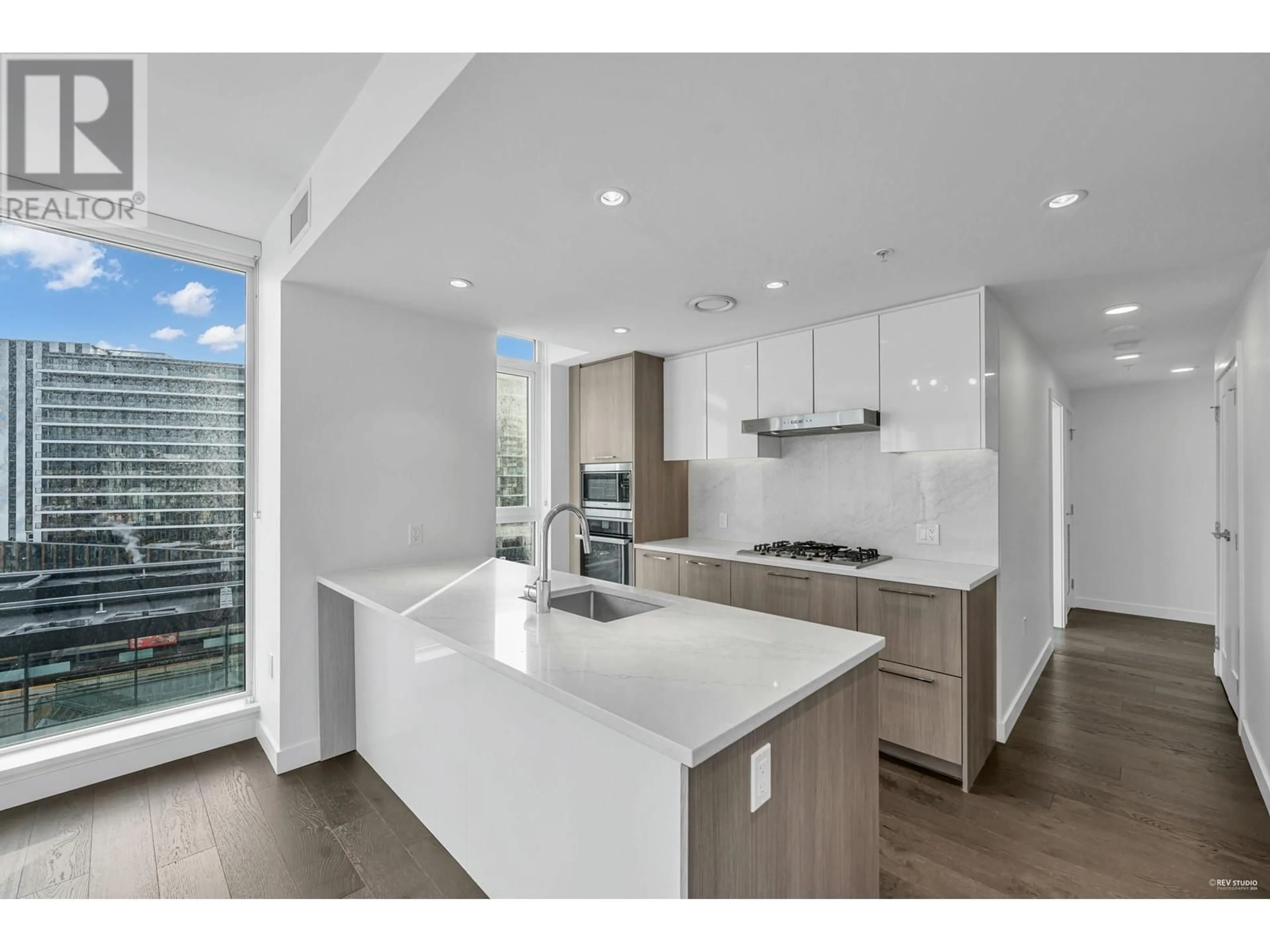 Open concept kitchen, unknown for 908 3331 NO. 3 ROAD, Richmond British Columbia V6X2B6