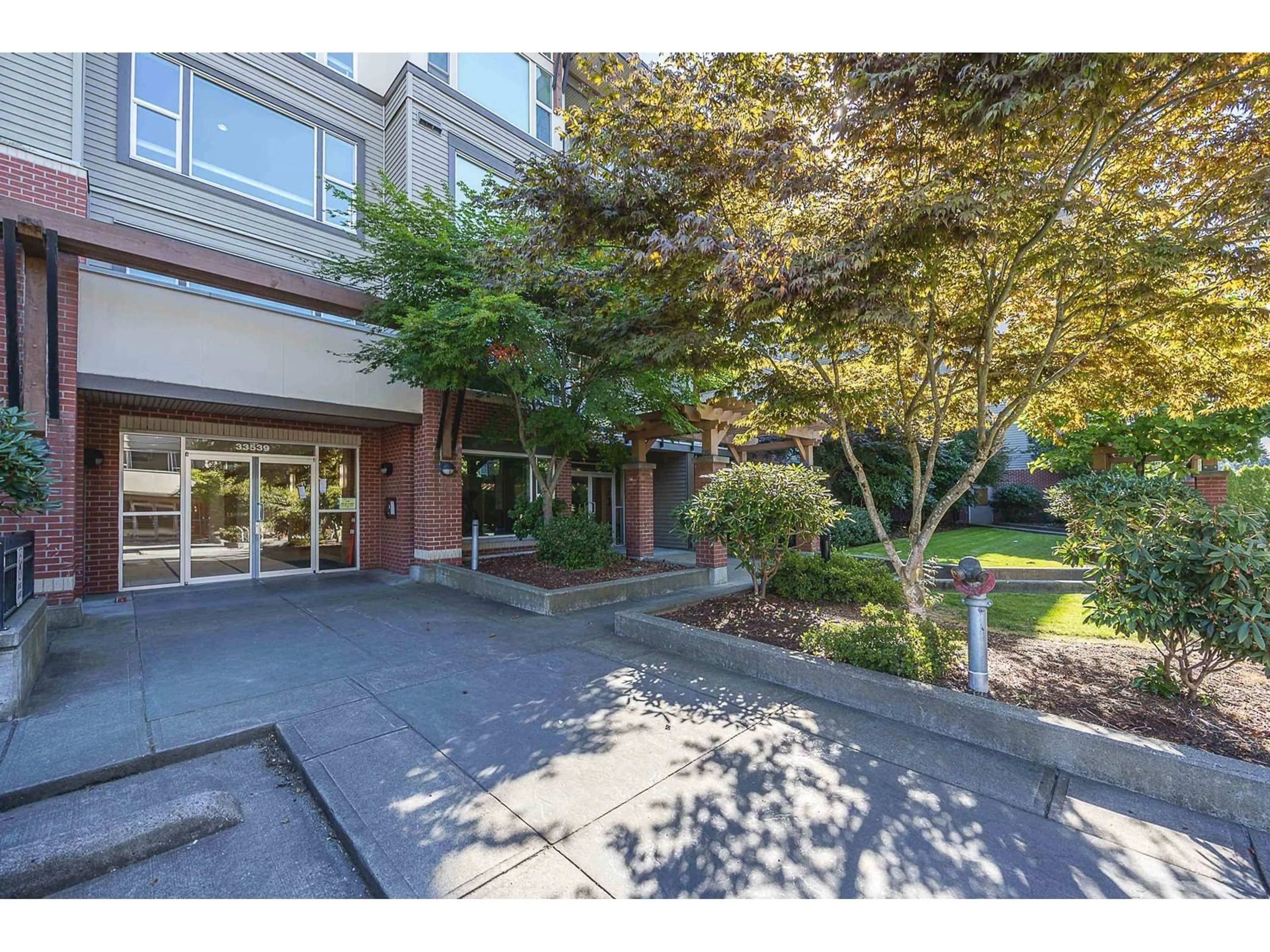 Indoor foyer for 220 - 33539 HOLLAND, Abbotsford British Columbia V2S0C6