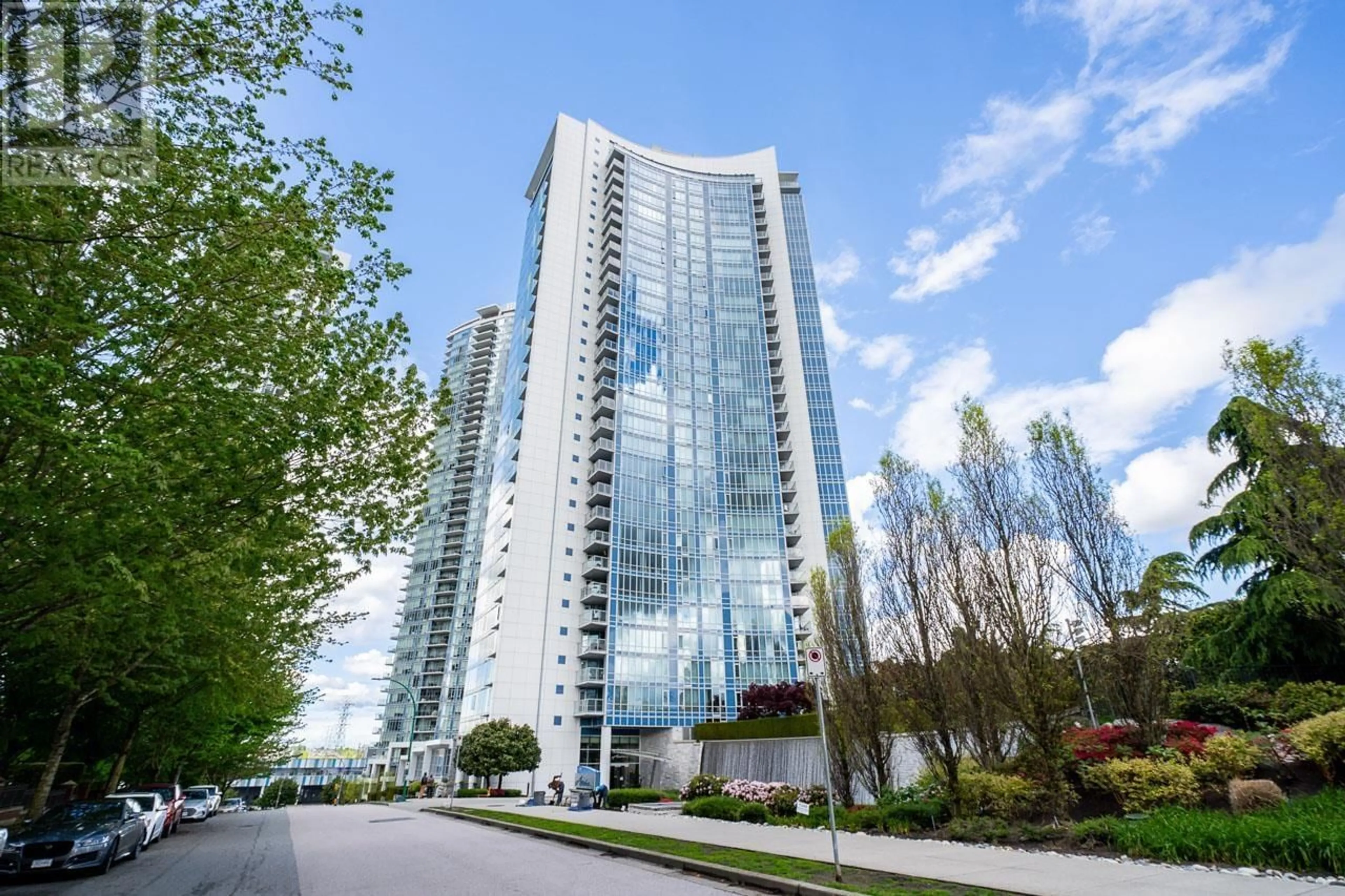 Indoor foyer for 3005 4189 HALIFAX STREET, Burnaby British Columbia V5C0H9