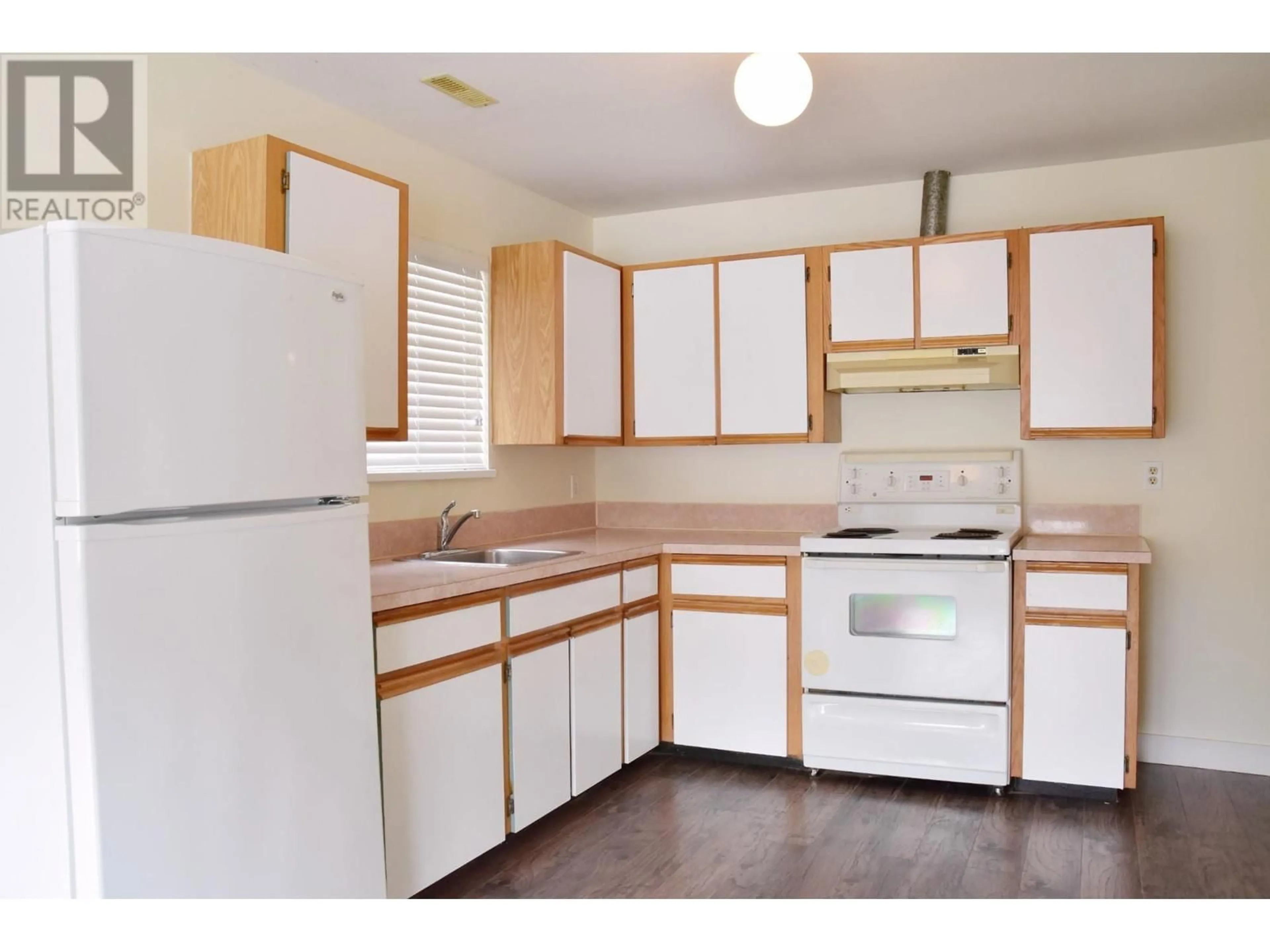 Standard kitchen, unknown for 1629 PRAIRIE AVENUE, Port Coquitlam British Columbia V3B1T8