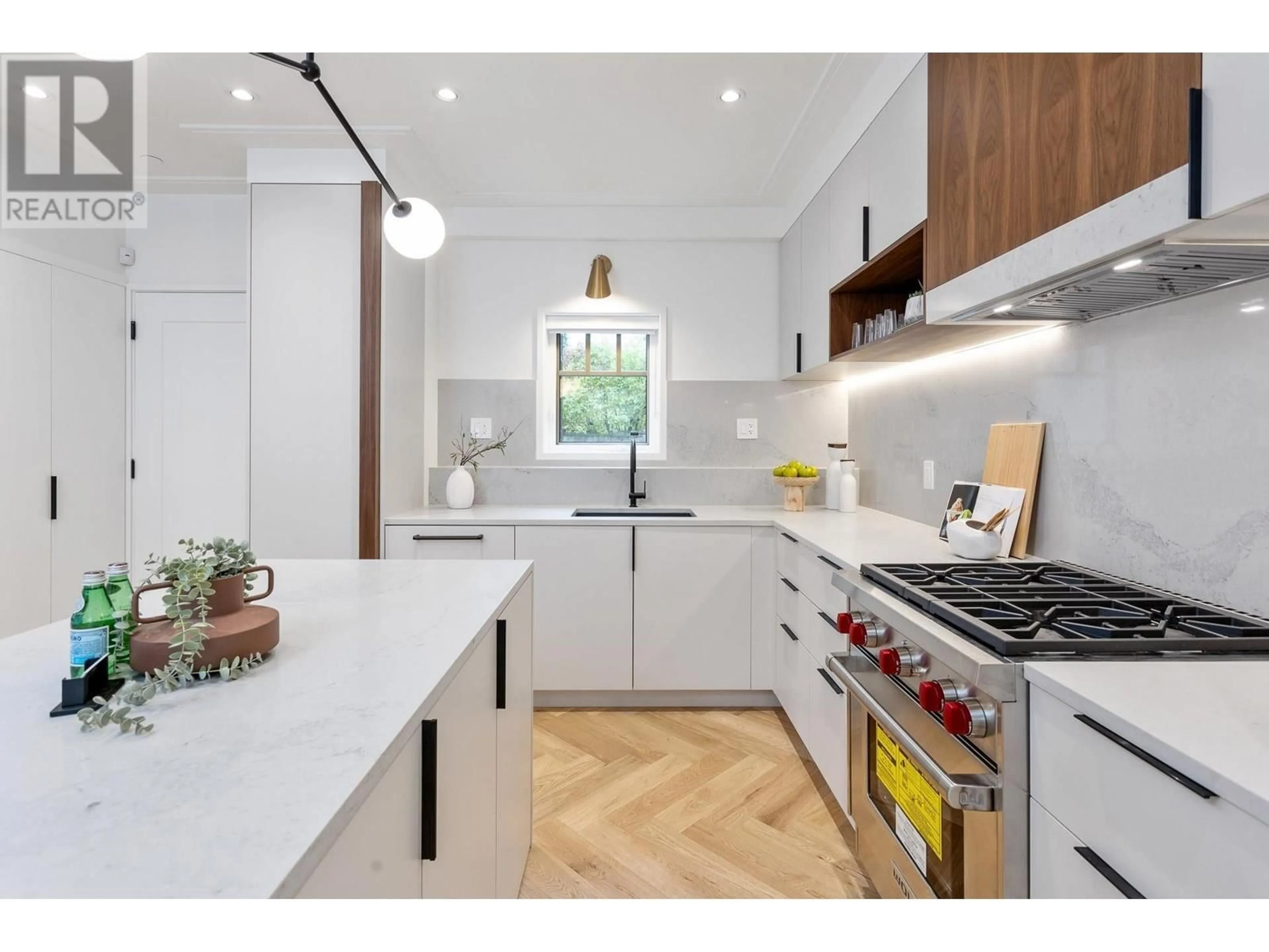 Contemporary kitchen, unknown for 7067 CYPRESS STREET, Vancouver British Columbia V6P5M2