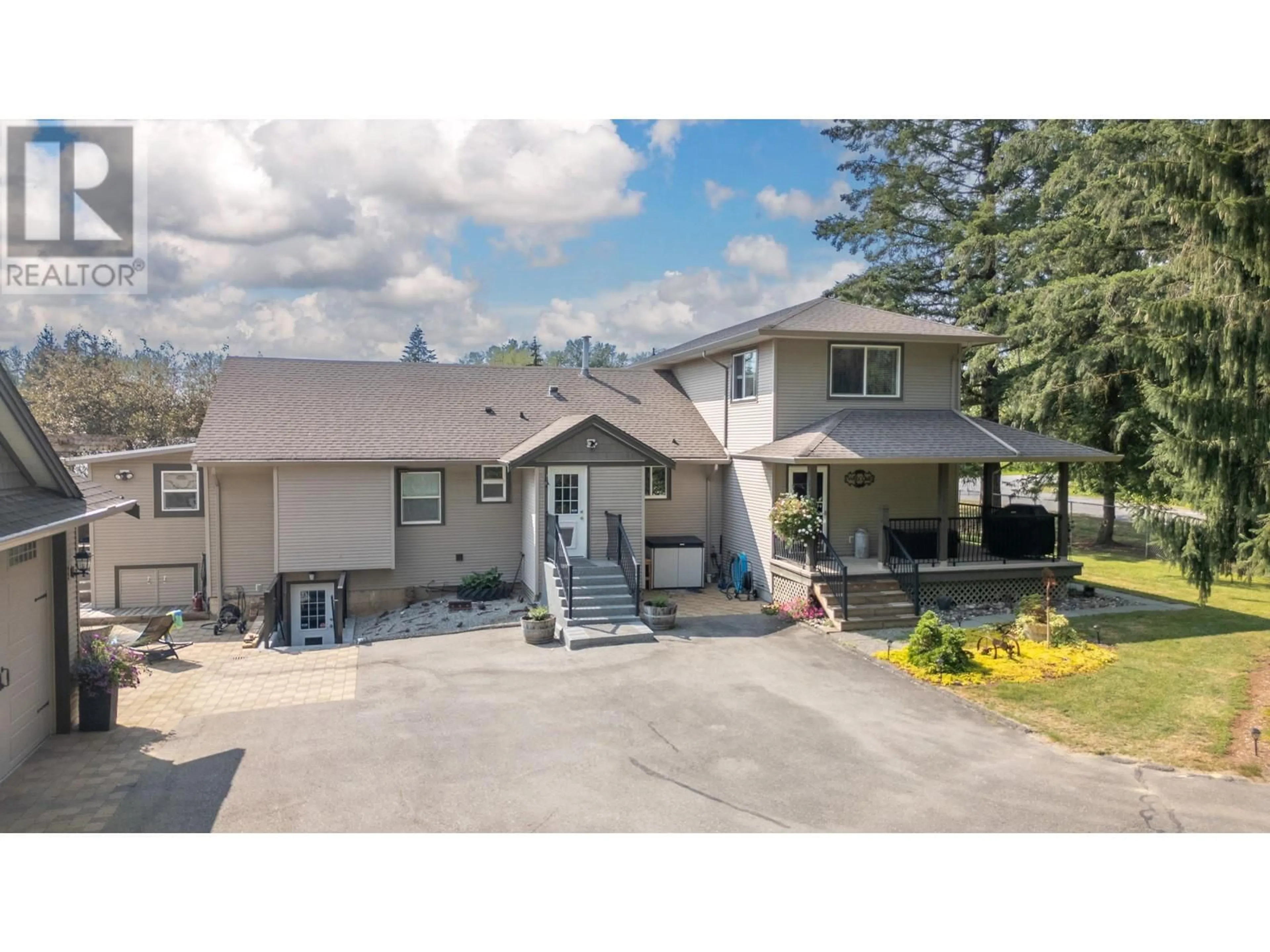 A pic from outside/outdoor area/front of a property/back of a property/a pic from drone, street for 24284 116 AVENUE, Maple Ridge British Columbia V4R1L7