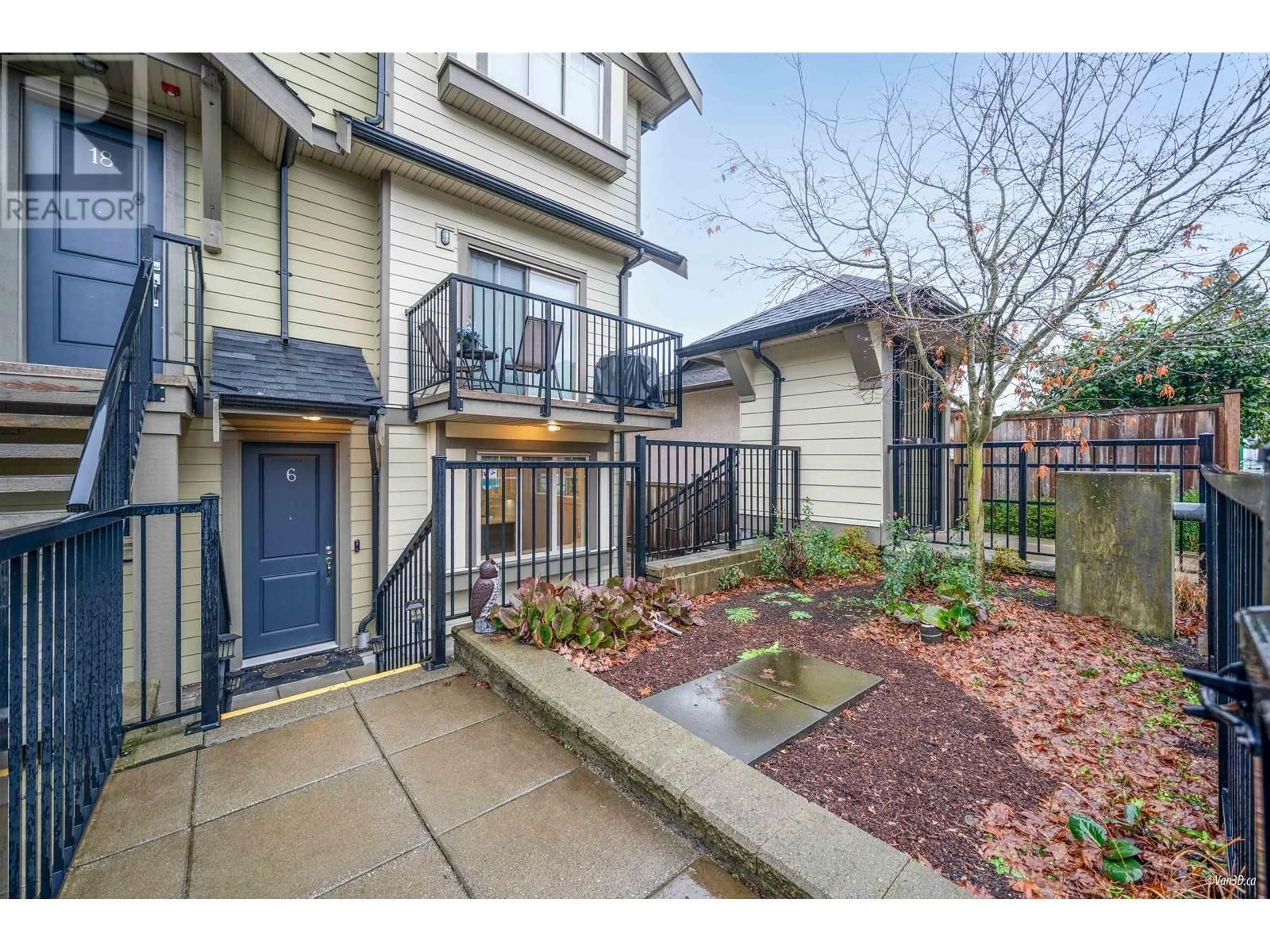 Patio, street for 6 4033 DOMINION STREET, Burnaby British Columbia V5G0C2