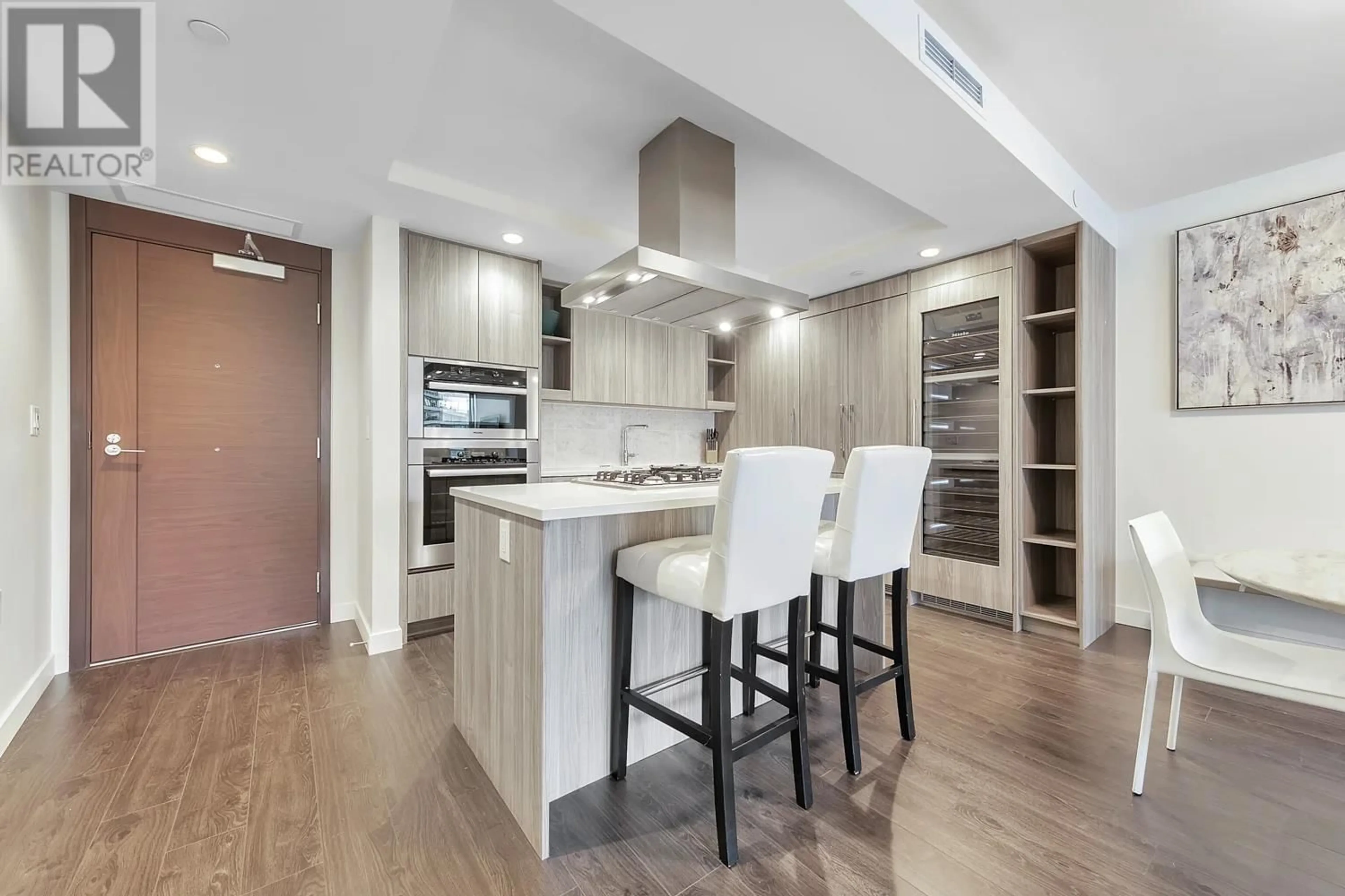 Contemporary kitchen, unknown for 1008 1768 COOK STREET, Vancouver British Columbia V5Y0N3