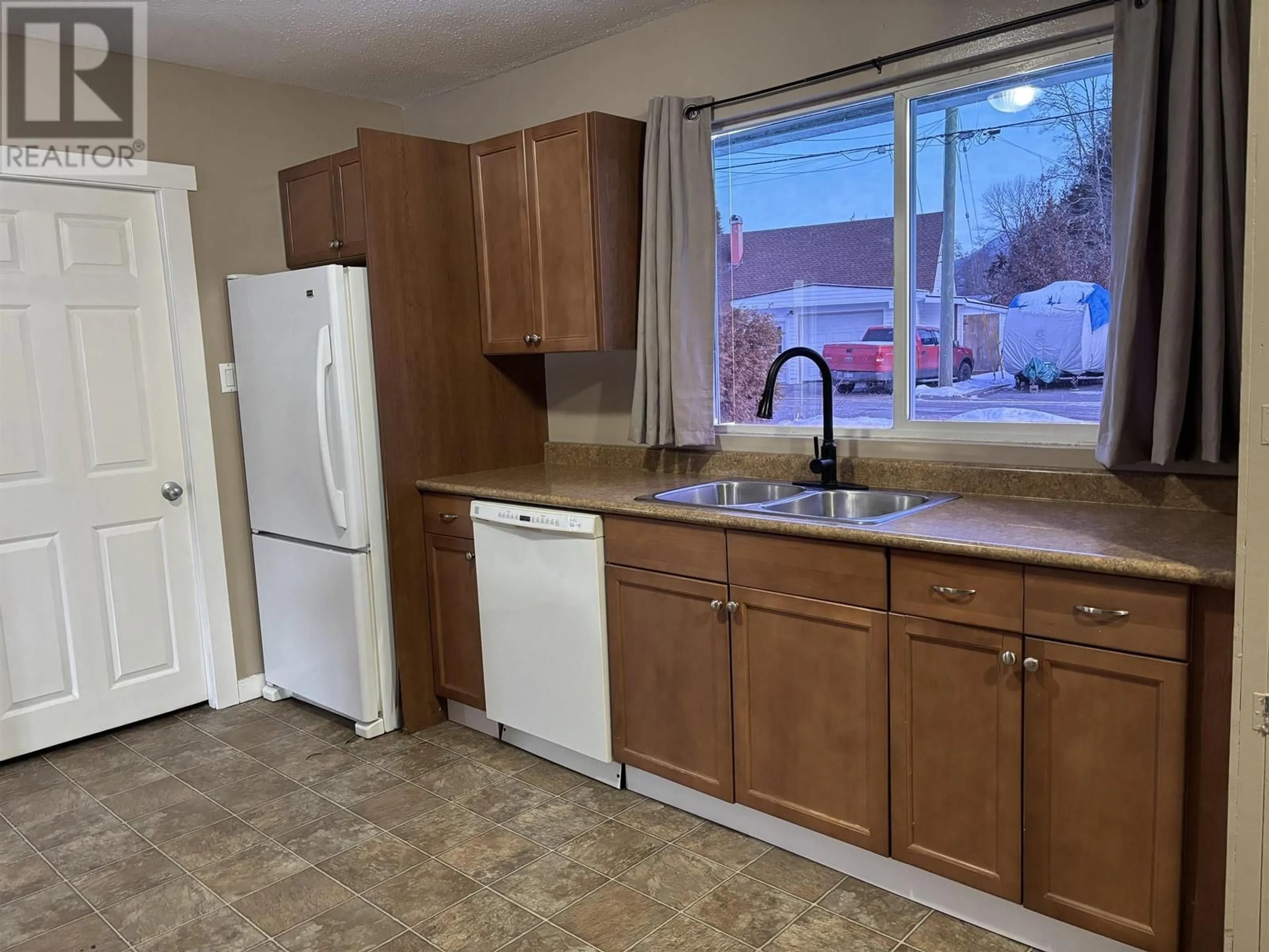 Standard kitchen, unknown for 20 EAGLE STREET, Kitimat British Columbia V8C1S6