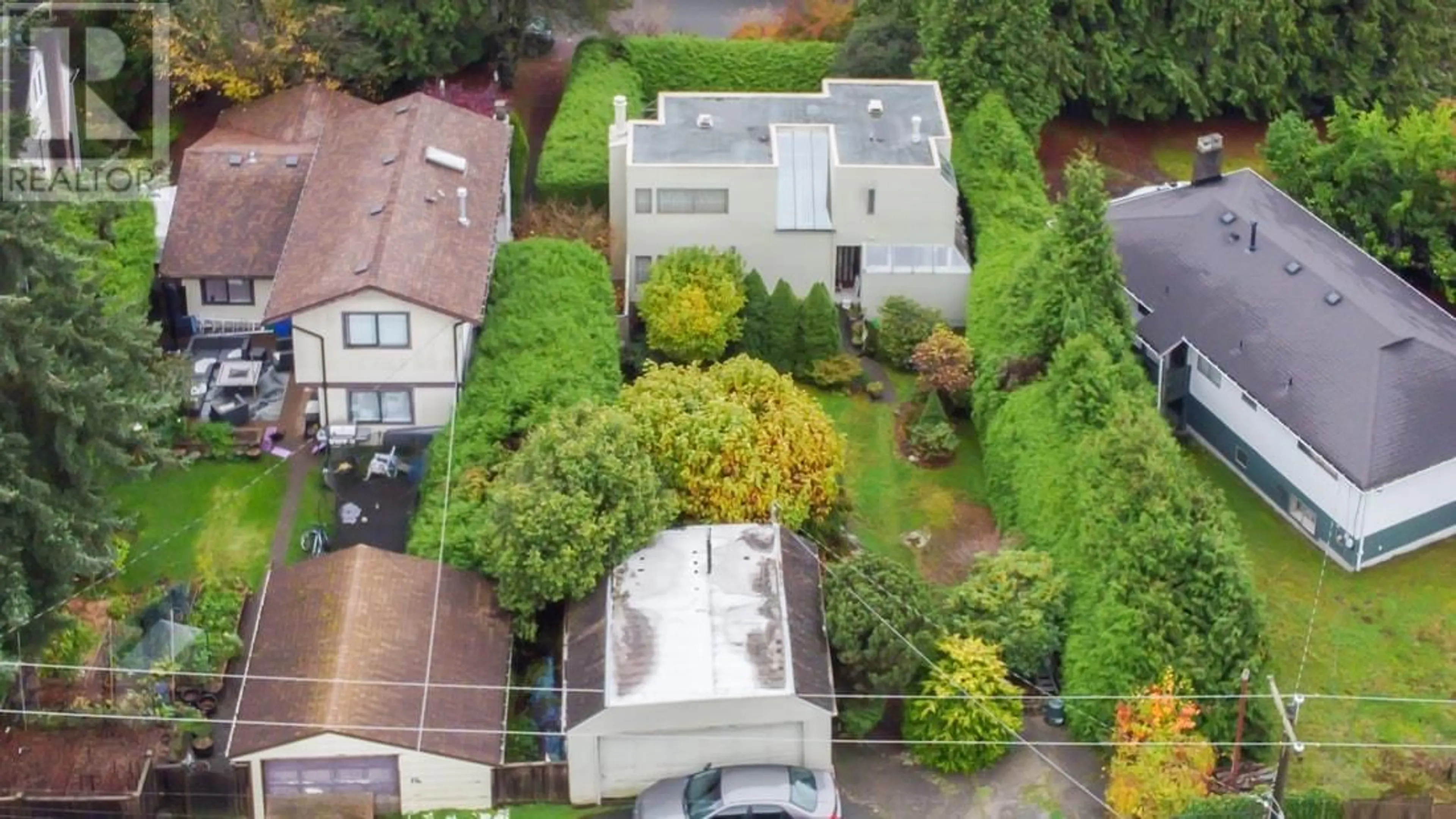 A pic from outside/outdoor area/front of a property/back of a property/a pic from drone, street for 458 W 25TH STREET, North Vancouver British Columbia V7N2G2