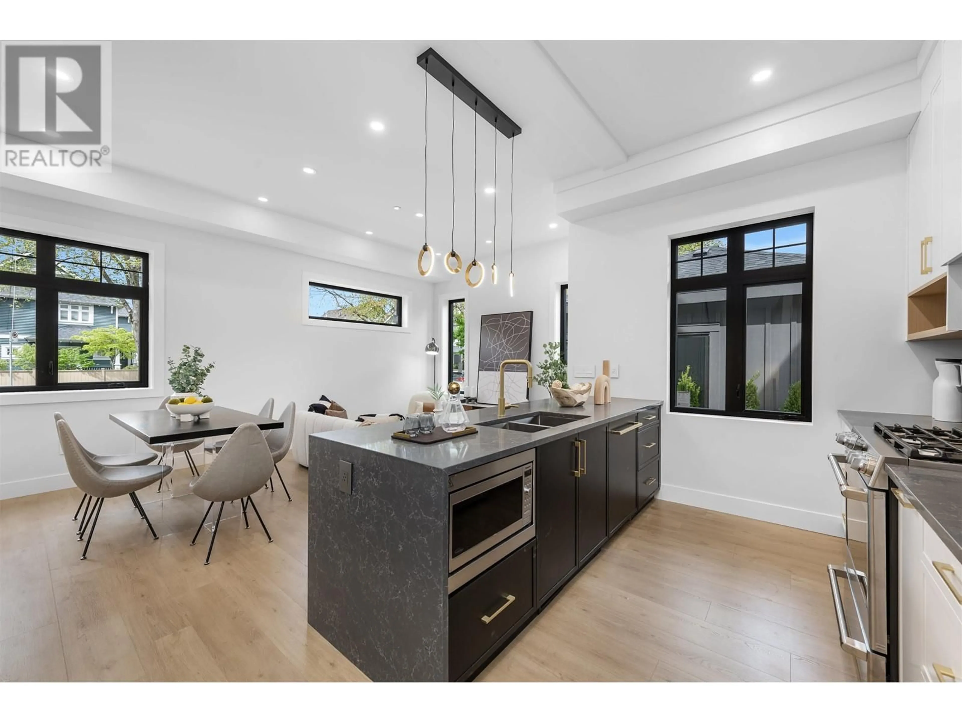 Open concept kitchen, unknown for 1006 15TH AVENUE, Vancouver British Columbia V5T4B1