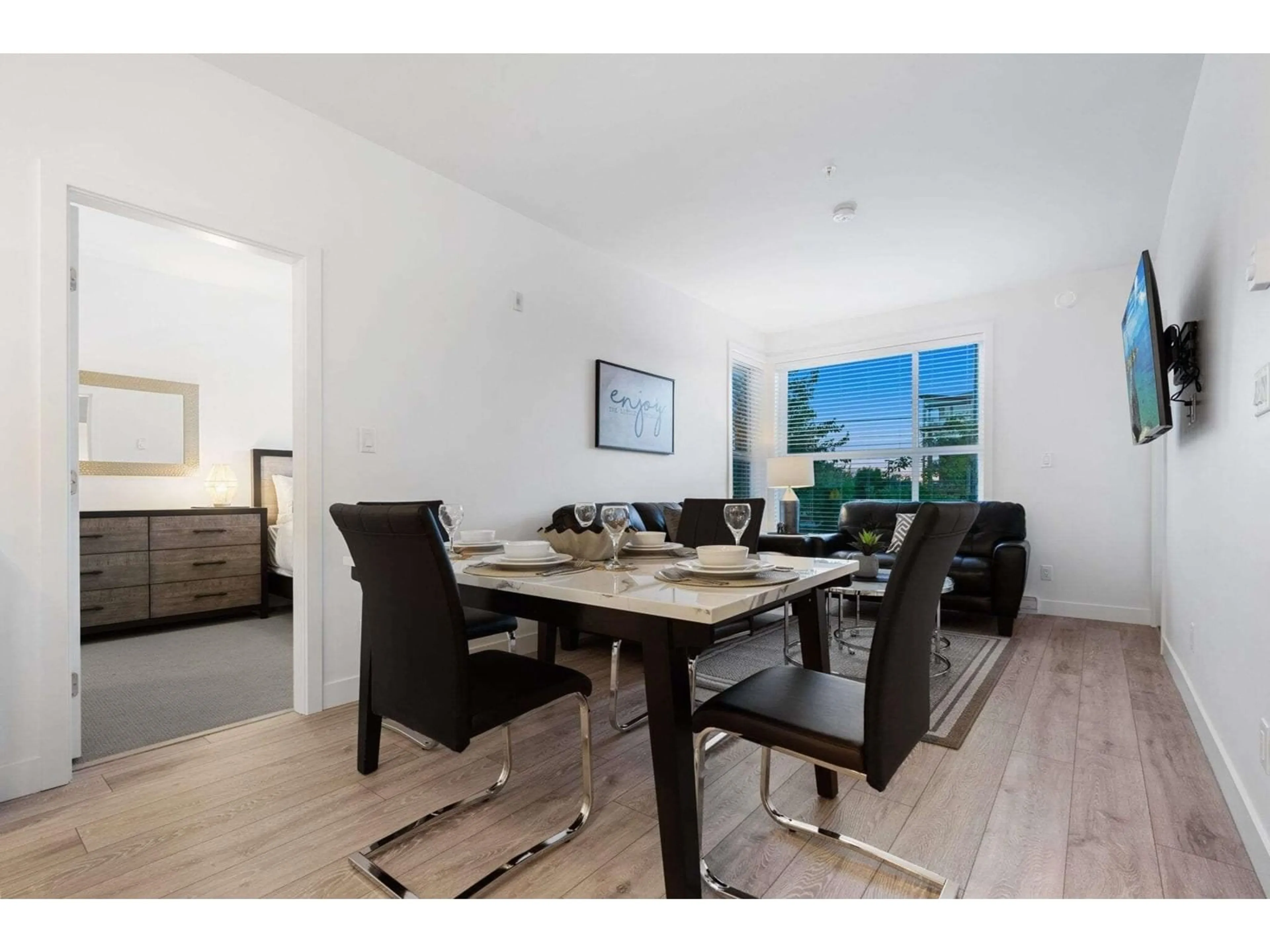 Dining room, wood/laminate floor for 110 7809 209 STREET, Langley British Columbia V2Y3N6