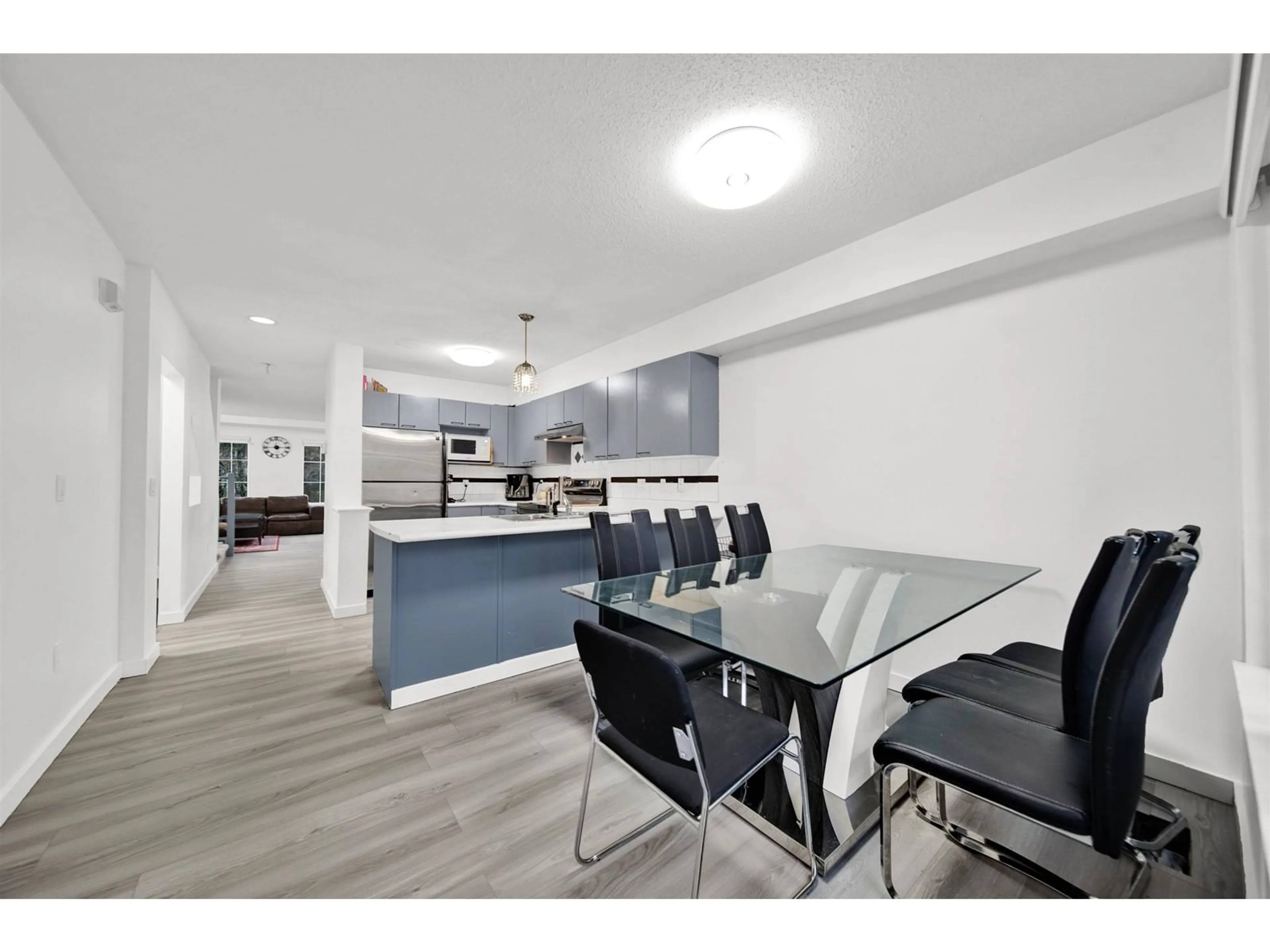 Open concept kitchen, unknown for 72 12778 66 AVENUE, Surrey British Columbia V3W1K9