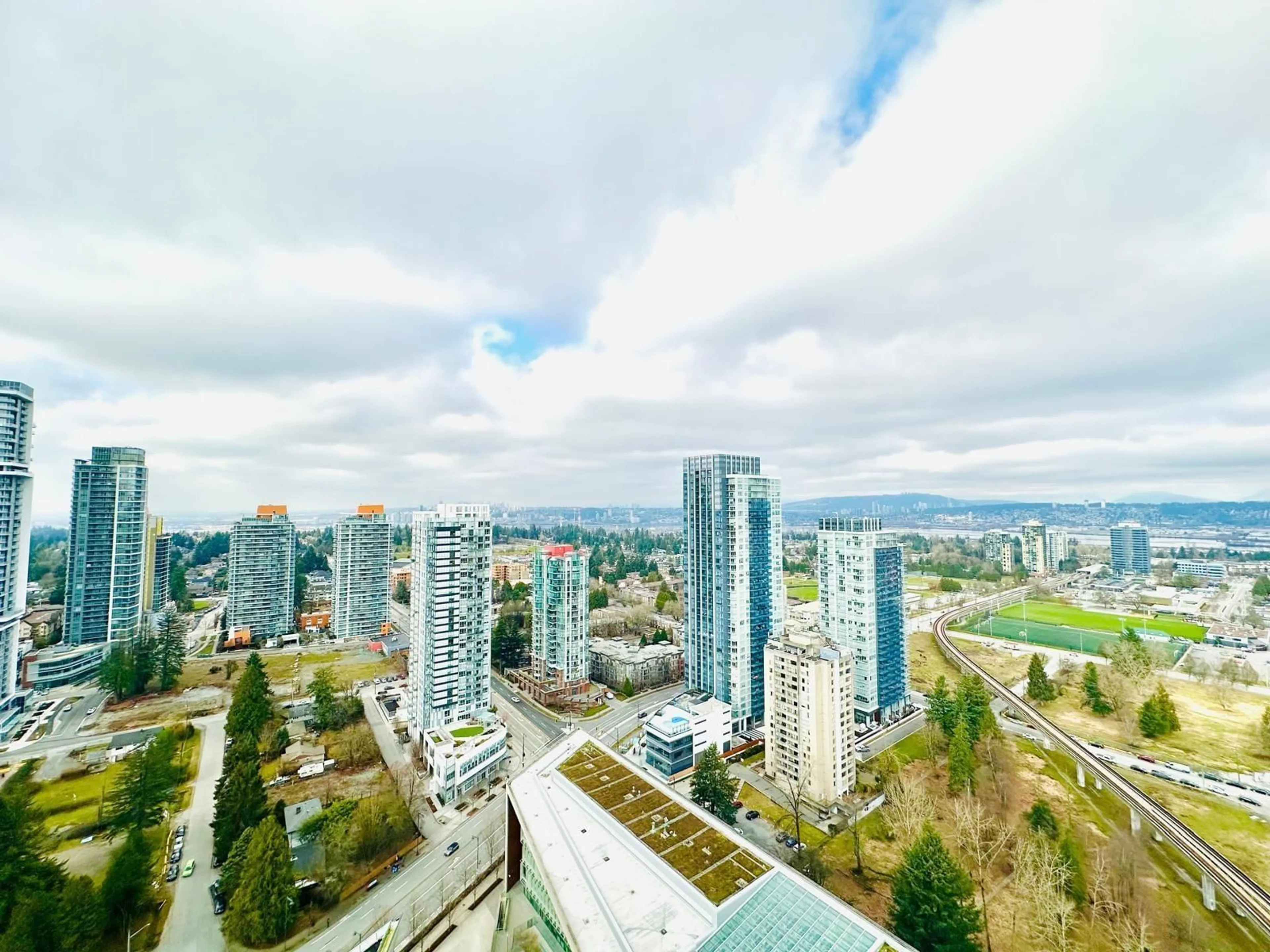 A pic from outside/outdoor area/front of a property/back of a property/a pic from drone, city buildings view from balcony for 3109 13495 CENTRAL AVENUE, Surrey British Columbia V3T0K2