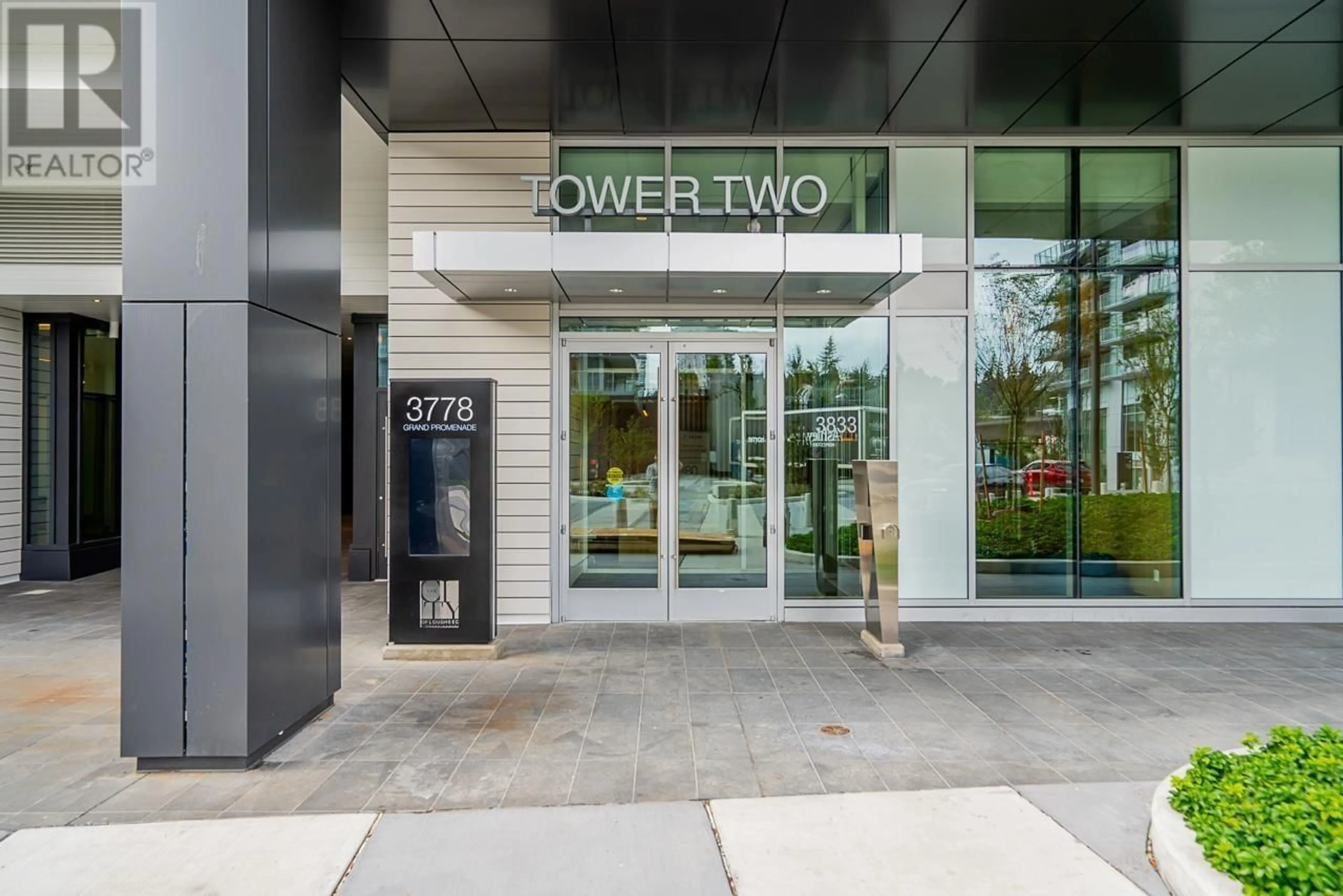 Indoor foyer for 605 3833 EVERGREEN PLACE, Burnaby British Columbia V3J0M2