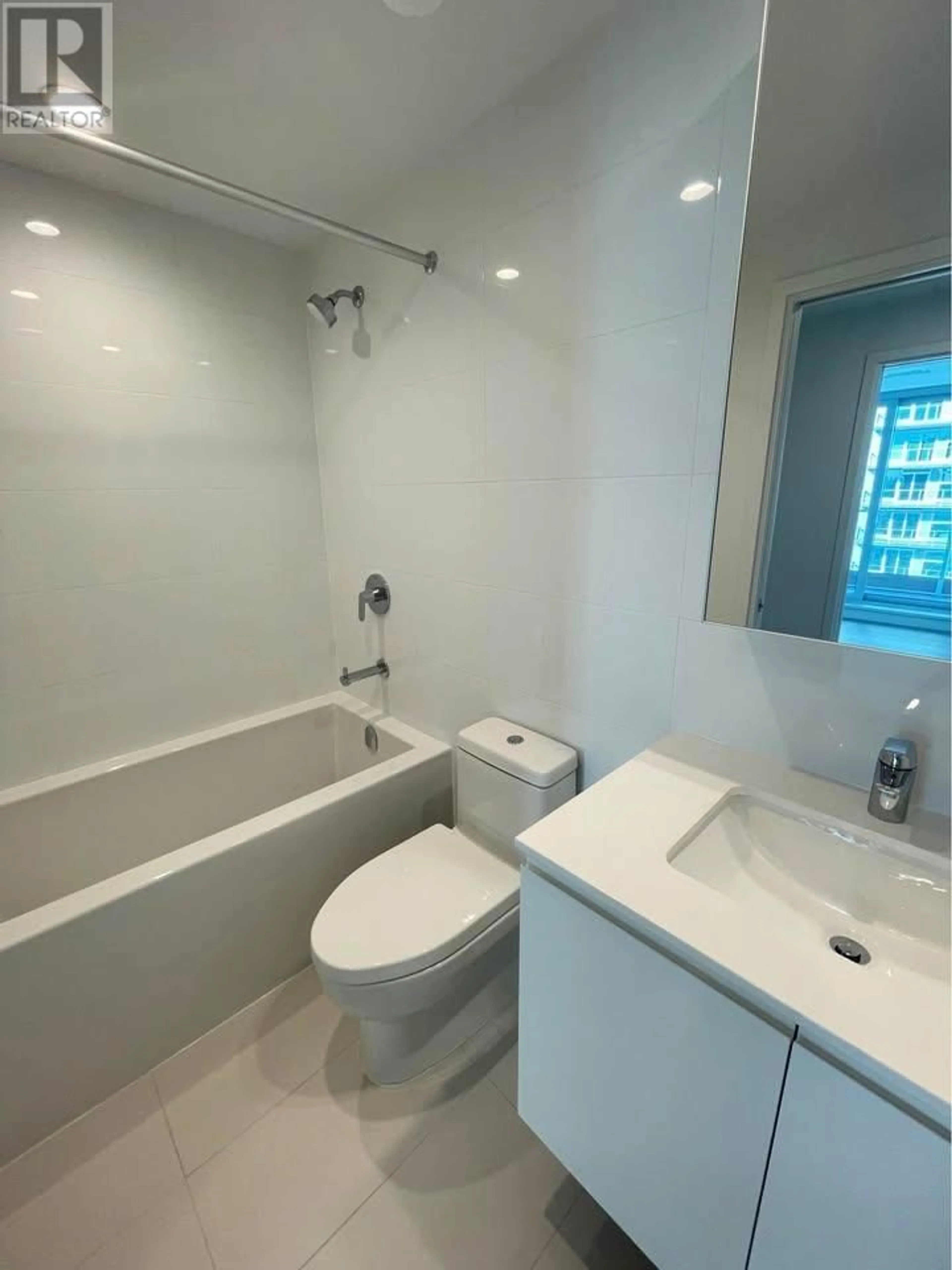 Standard bathroom, unknown for 605 3833 EVERGREEN PLACE, Burnaby British Columbia V3J0M2