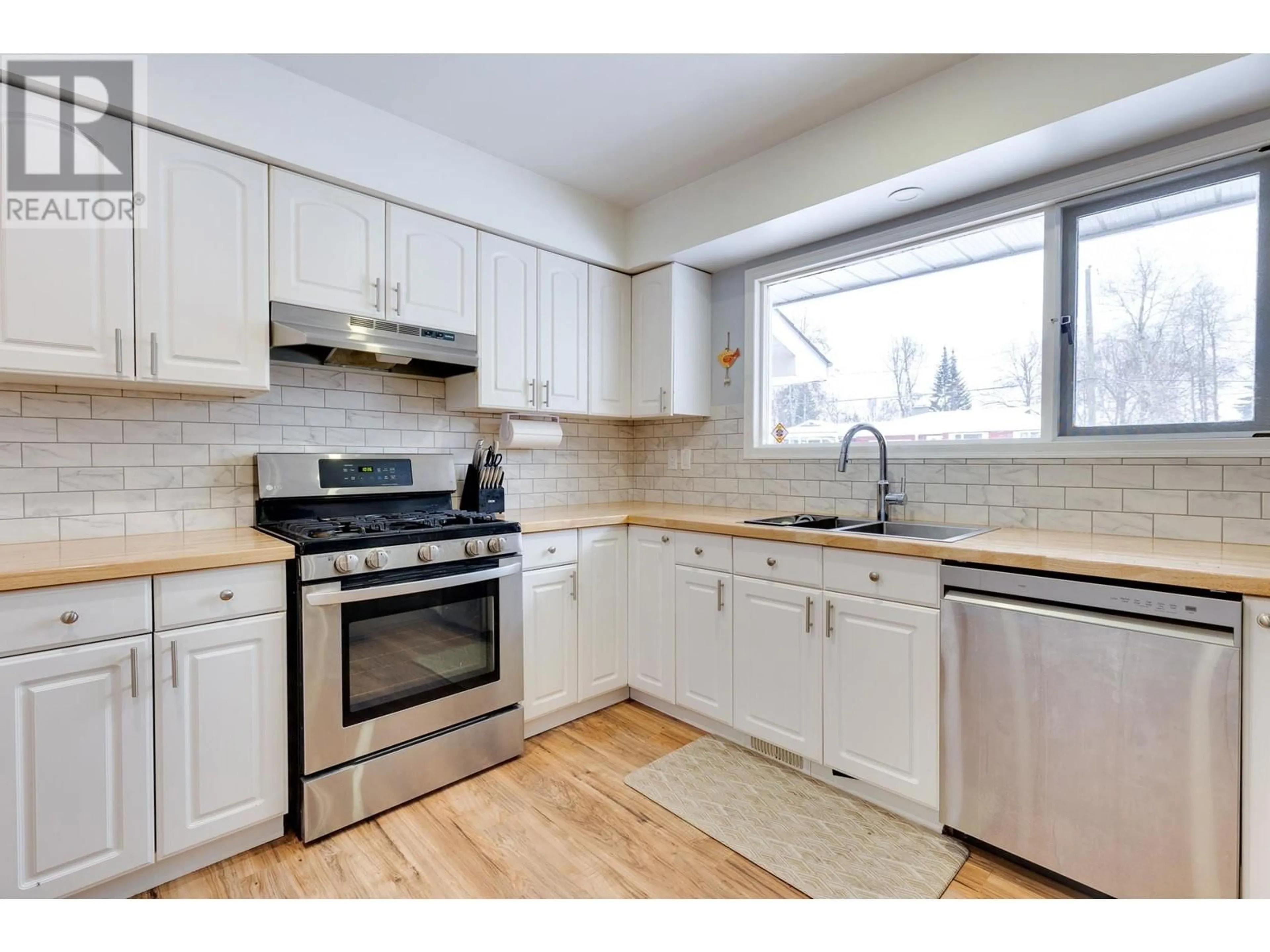 Standard kitchen, unknown for 2677 STARLANE DRIVE, Prince George British Columbia V2N5L4