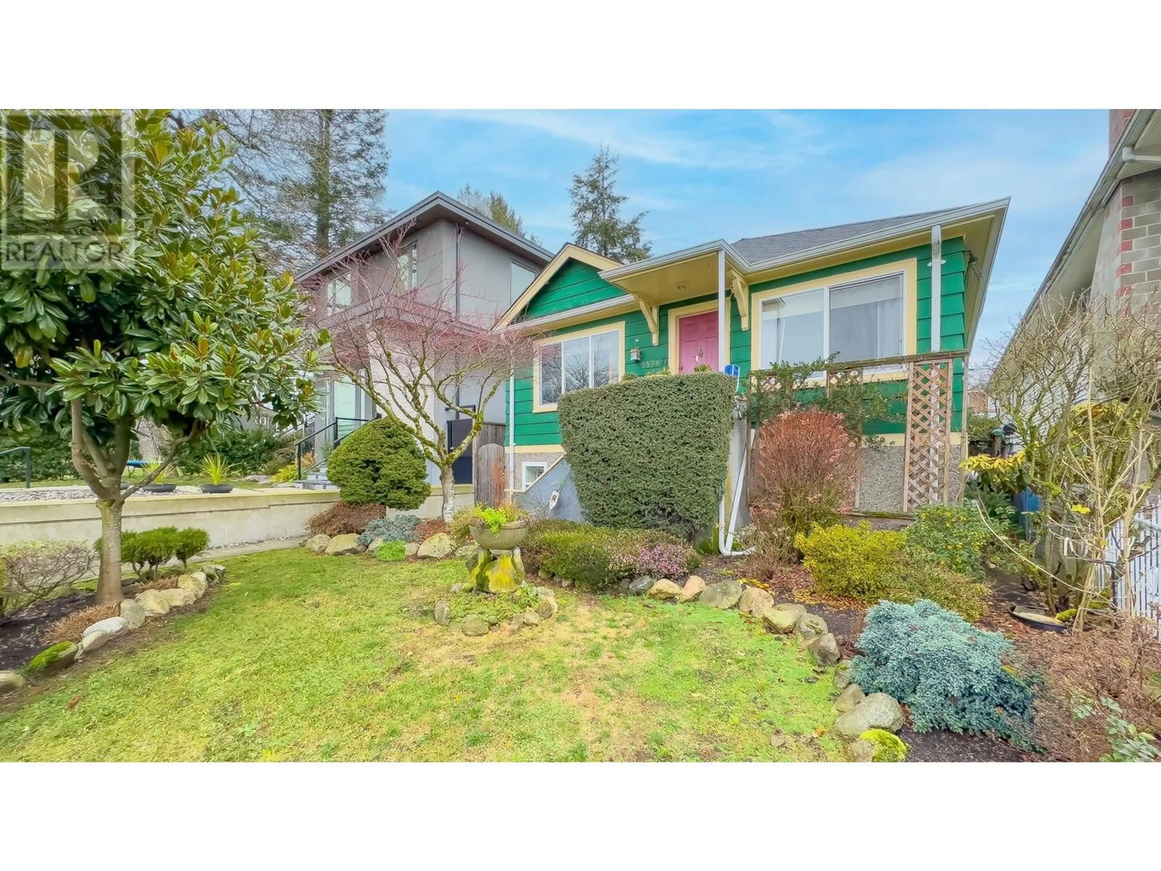 Home with vinyl exterior material, street for 5528 ROSS STREET, Vancouver British Columbia V5W3L1