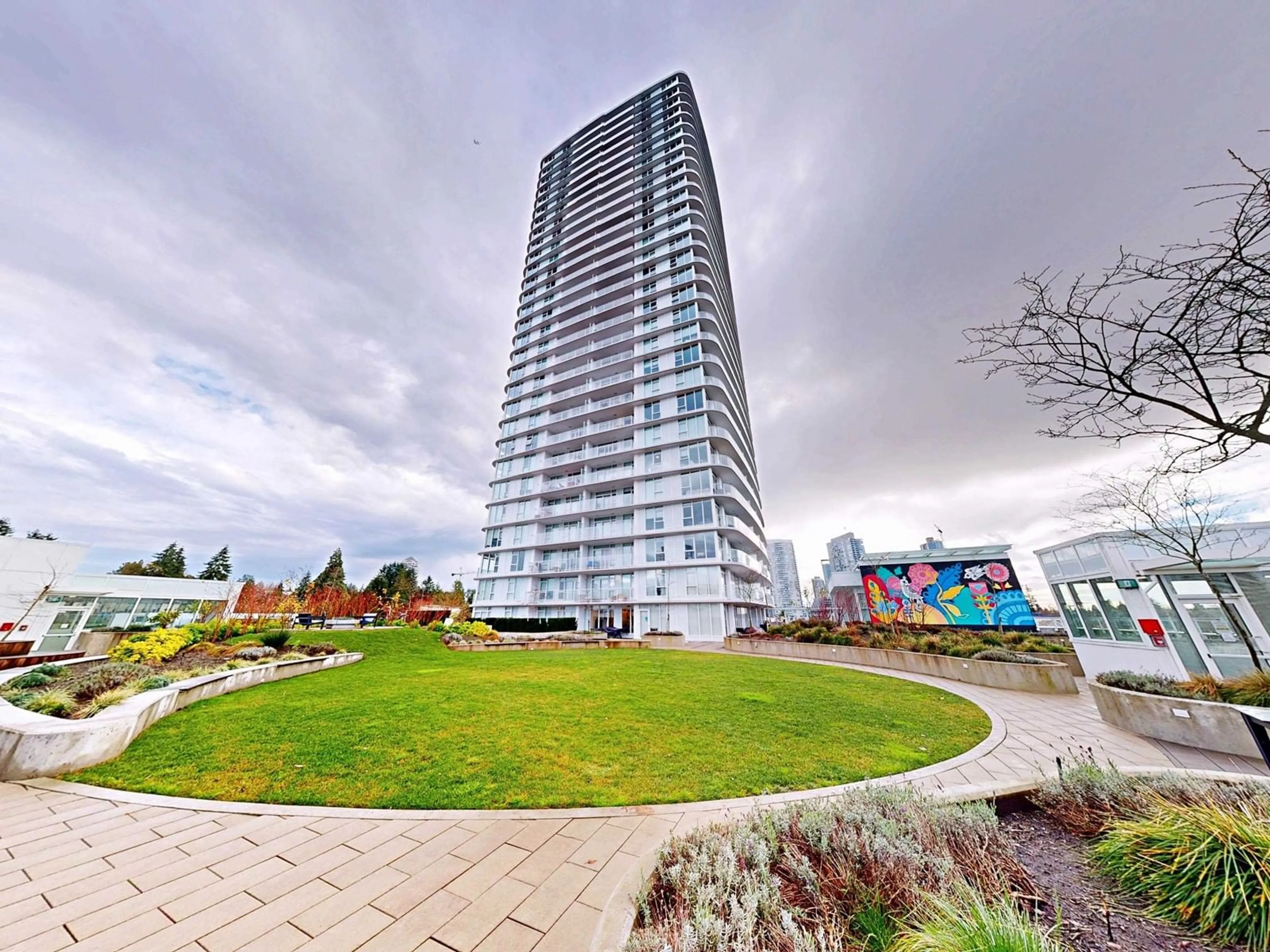 A pic from outside/outdoor area/front of a property/back of a property/a pic from drone, building for 2708 - 13685 102, Surrey British Columbia V3T0S2