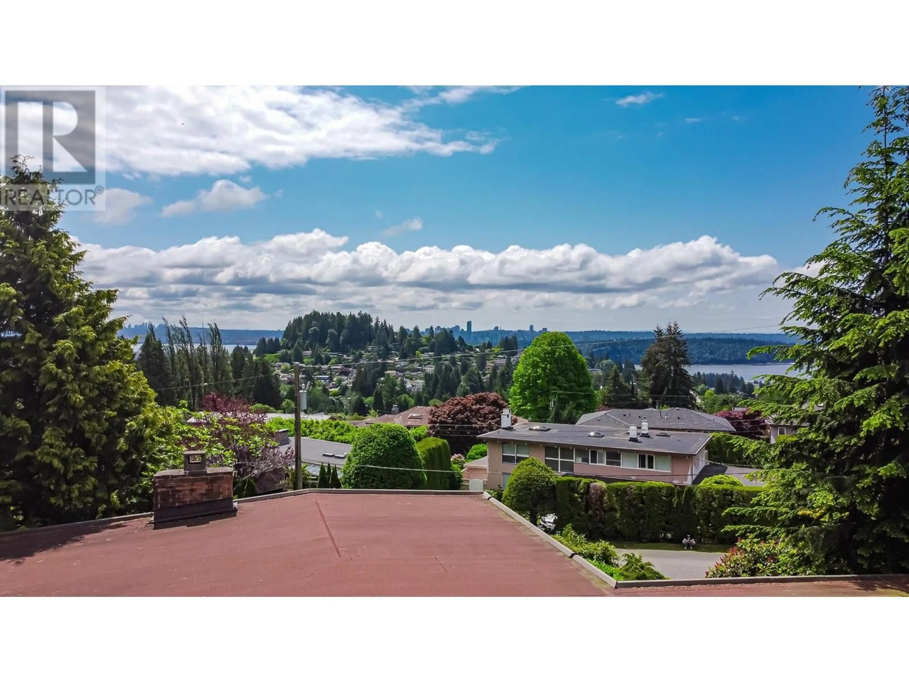 A pic from outside/outdoor area/front of a property/back of a property/a pic from drone, water/lake/river/ocean view for 1085 PALMERSTON AVENUE, West Vancouver British Columbia V7S2J4