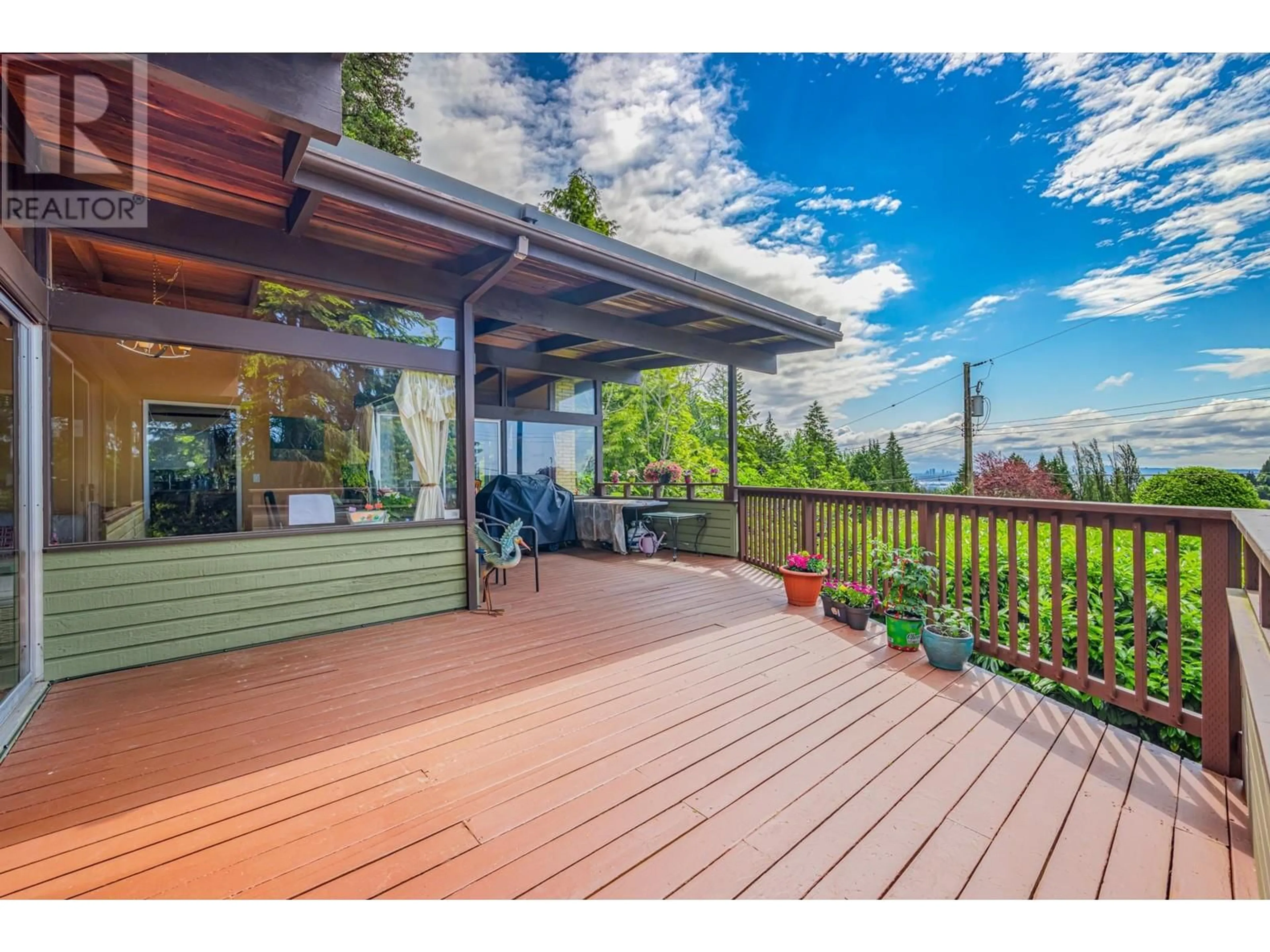 Patio, mountain view for 1085 PALMERSTON AVENUE, West Vancouver British Columbia V7S2J4