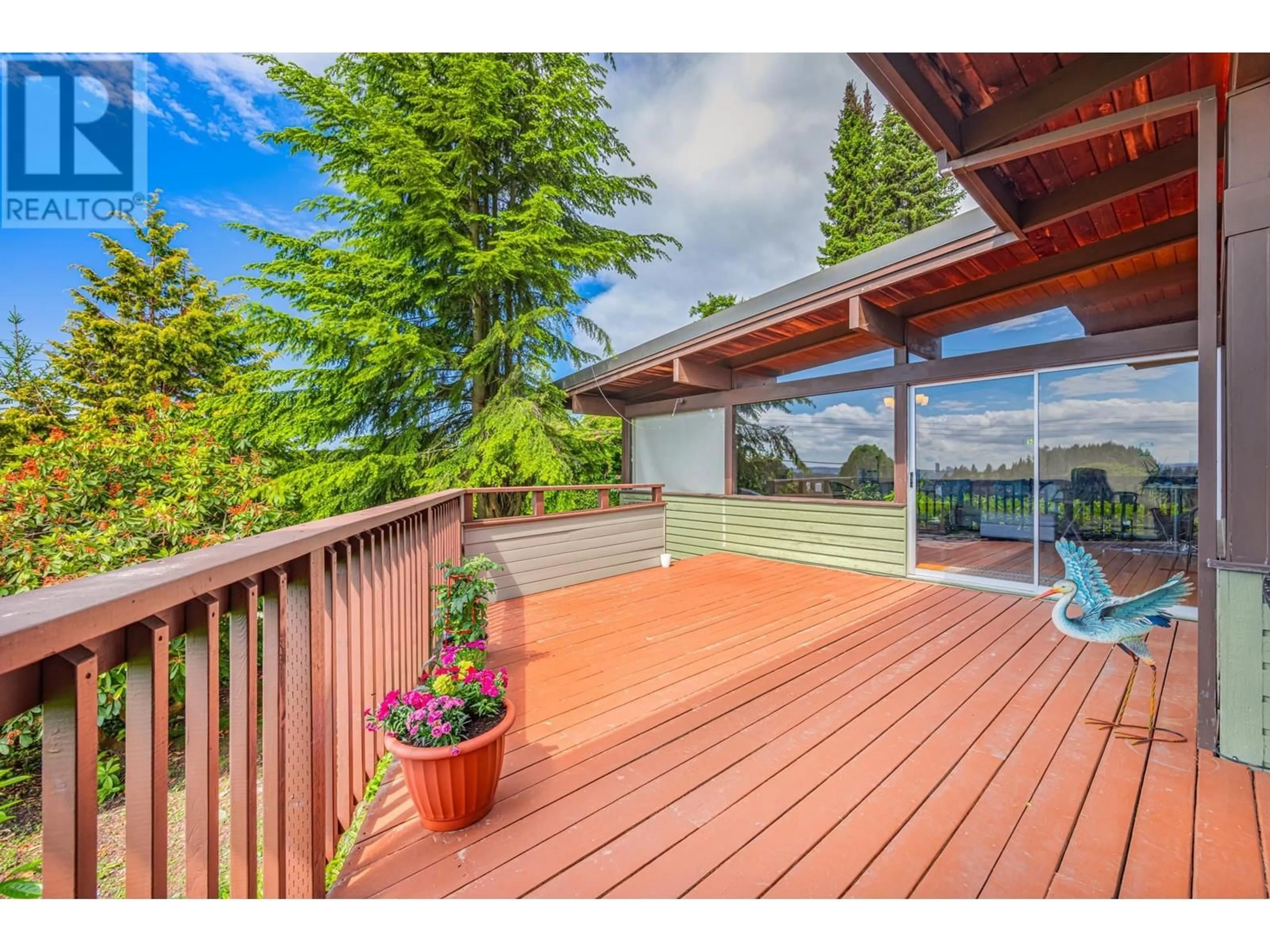 Patio, water/lake/river/ocean view for 1085 PALMERSTON AVENUE, West Vancouver British Columbia V7S2J4