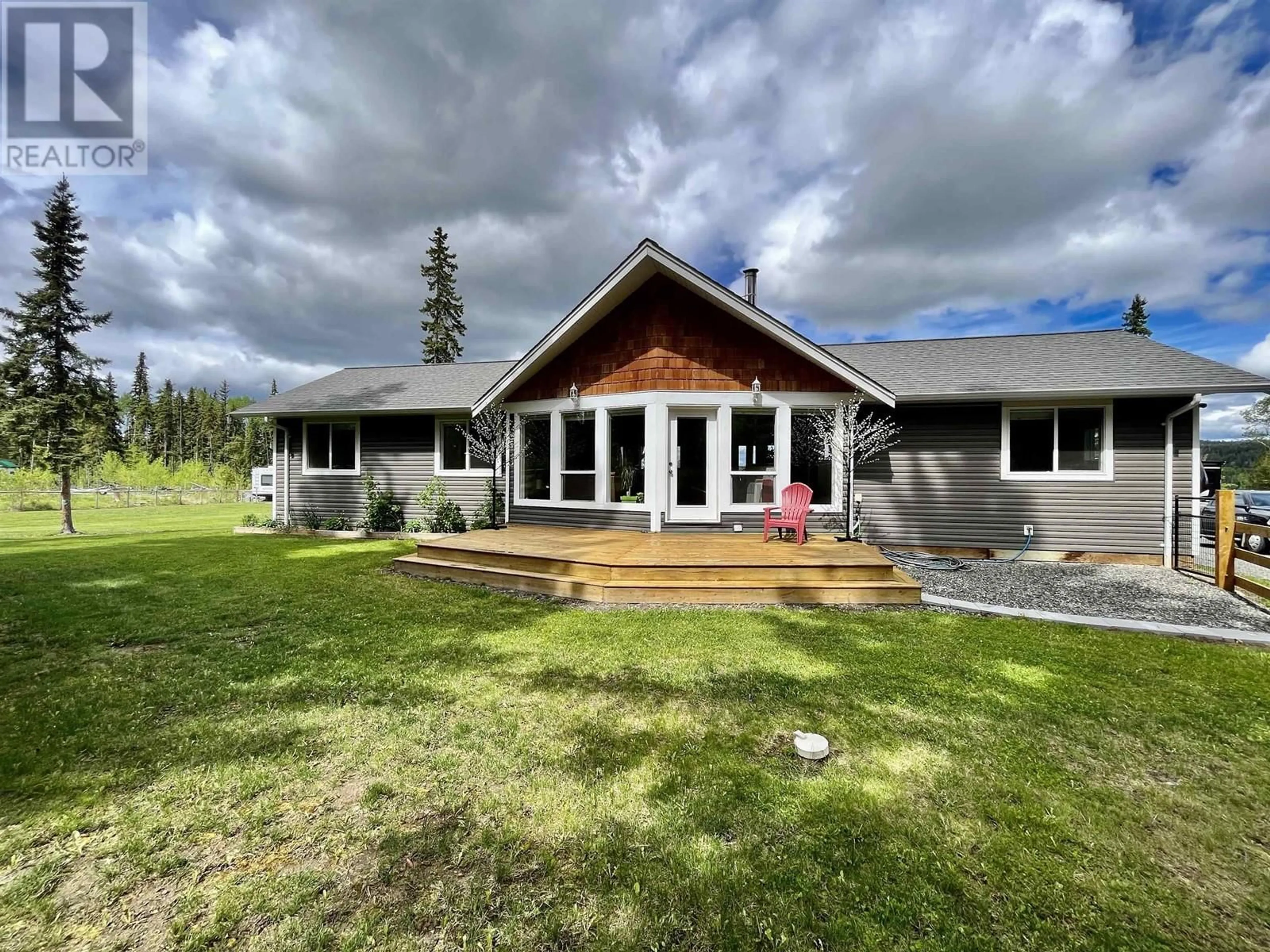 A pic from outside/outdoor area/front of a property/back of a property/a pic from drone, unknown for 6284 MACABAR ROAD, Lone Butte British Columbia V0K1X3