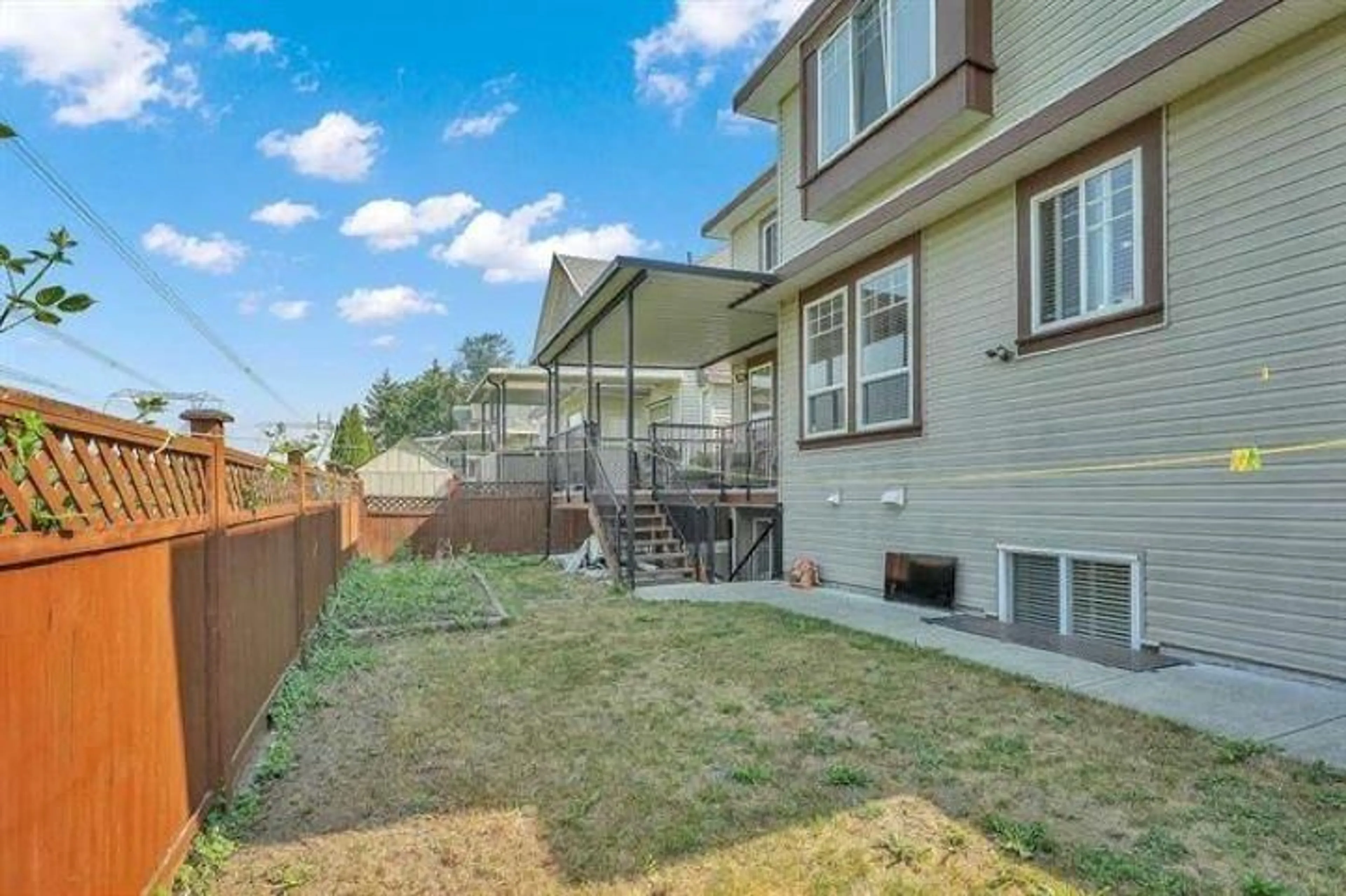 Patio, unknown for 6671 125A STREET, Surrey British Columbia V3W1V7