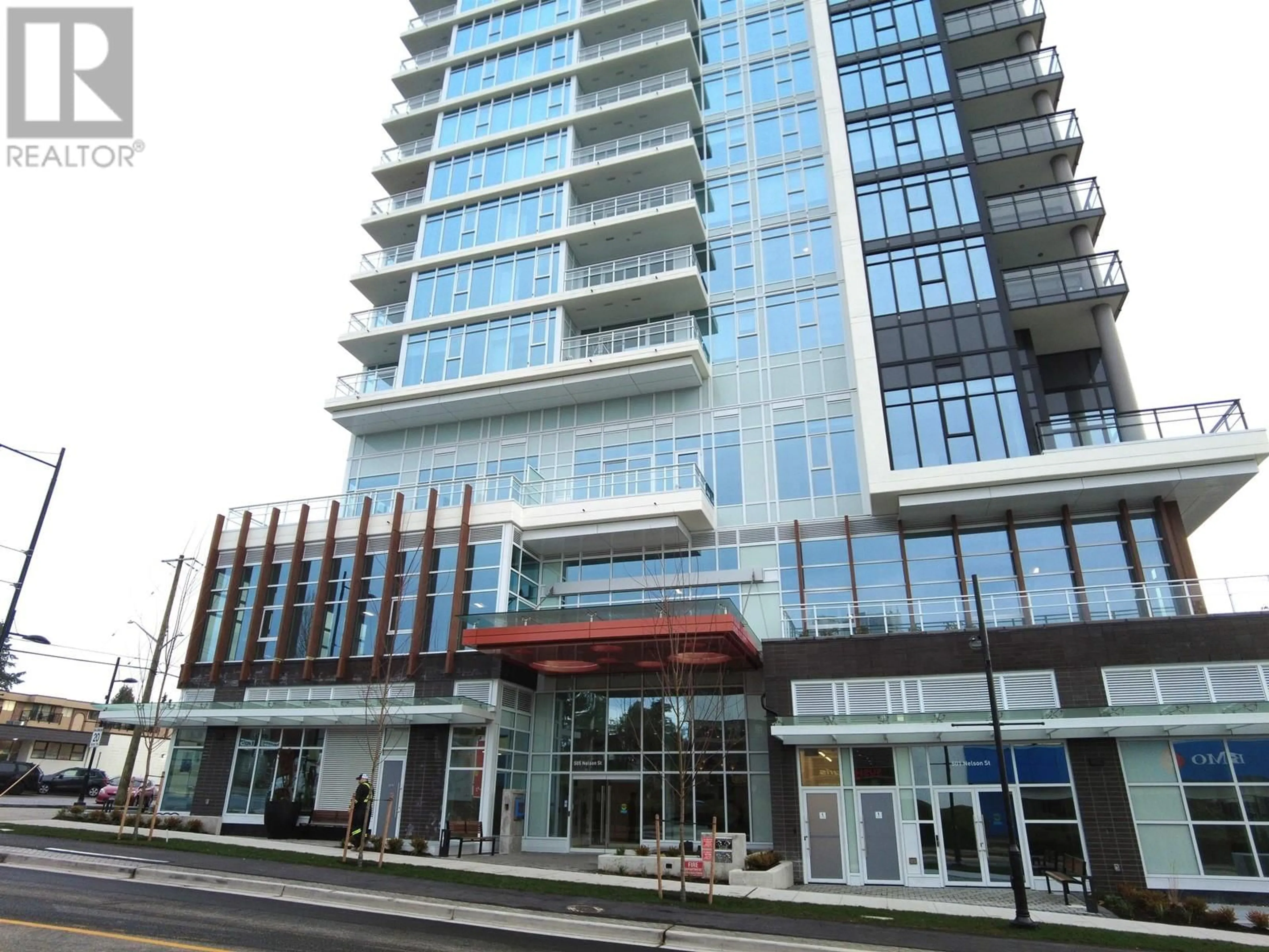 Indoor foyer for 1001 505 NELSON STREET, Coquitlam British Columbia V3J0R5