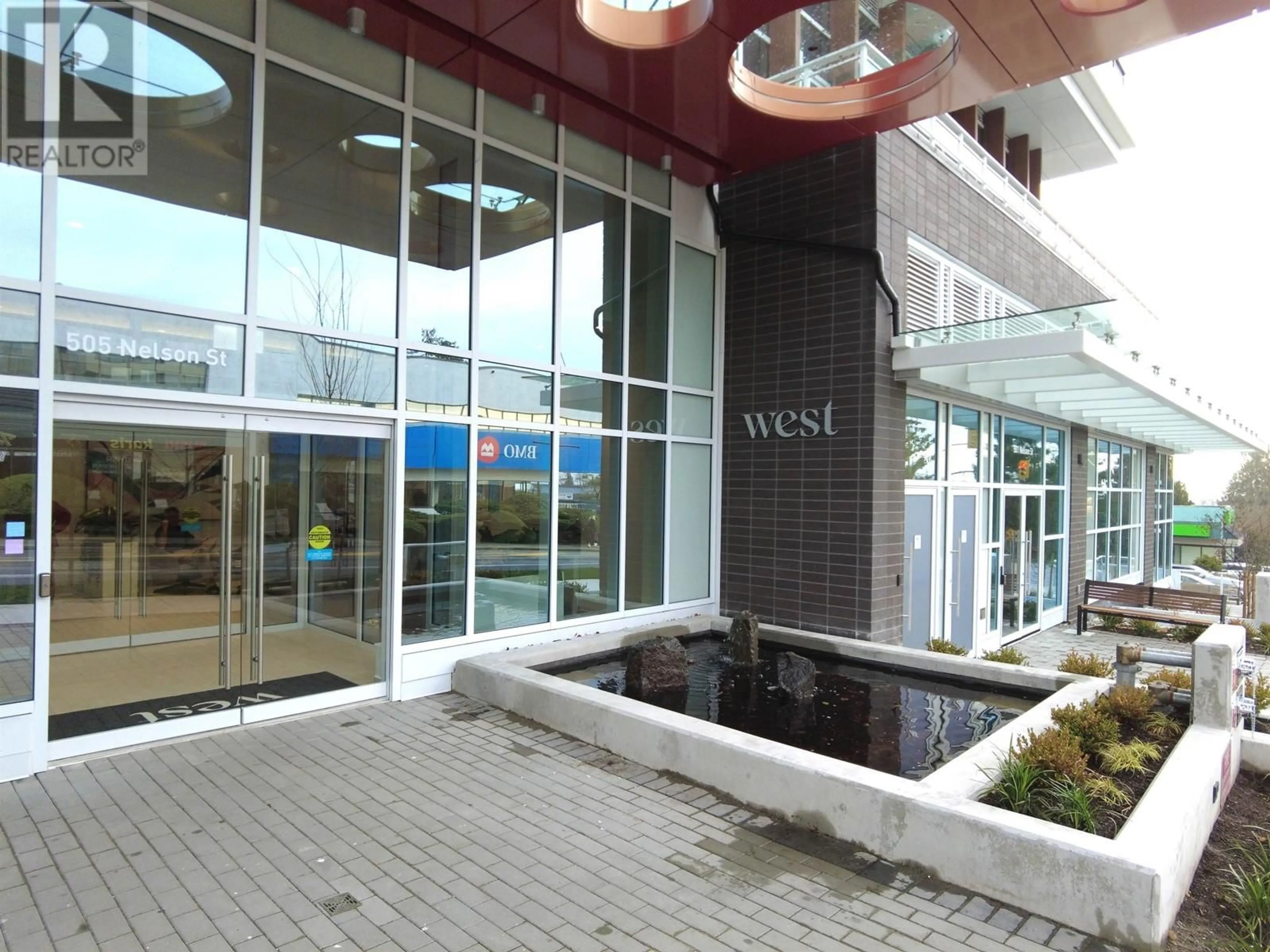 Indoor foyer for 1001 505 NELSON STREET, Coquitlam British Columbia V3J0R5