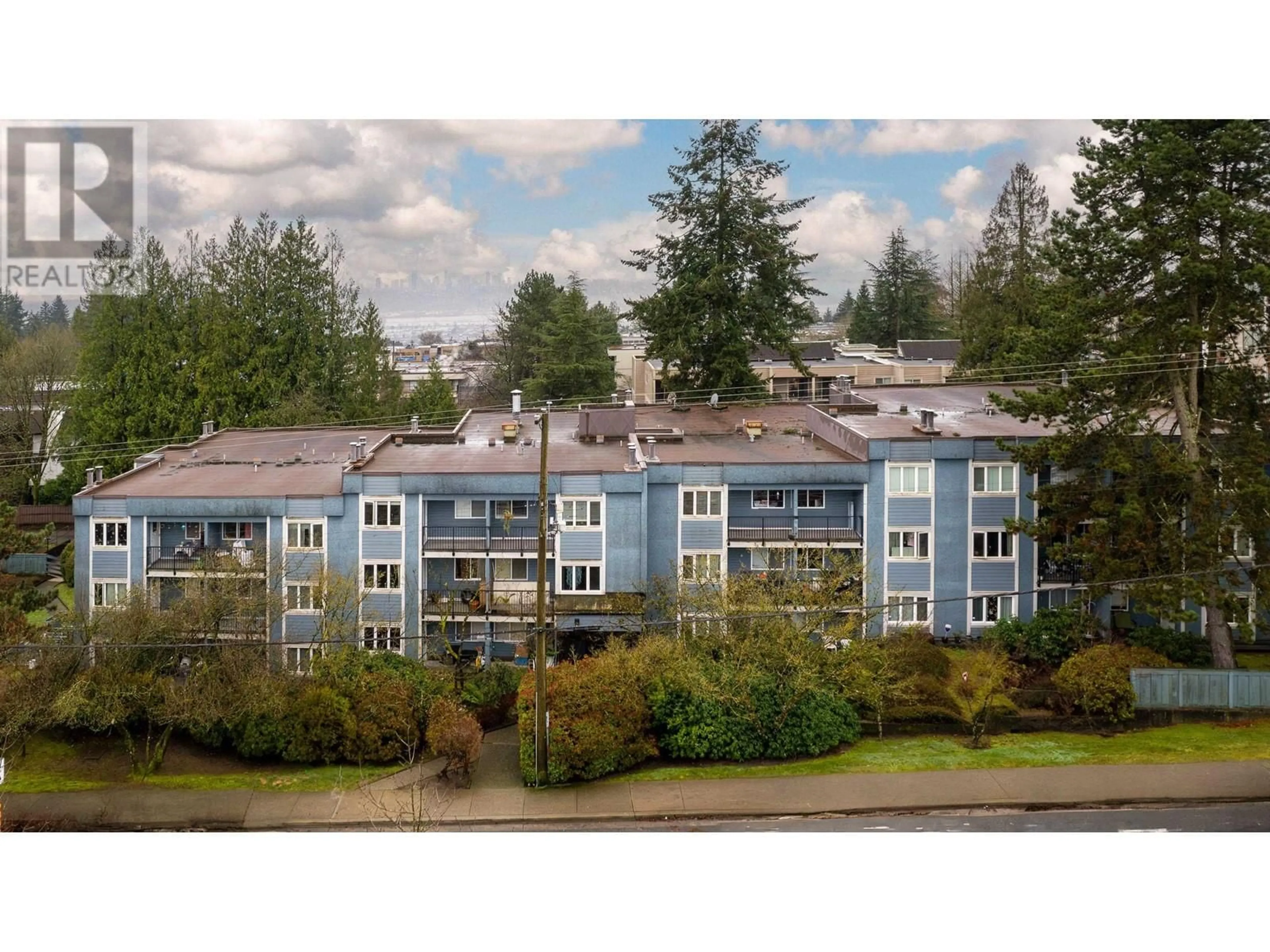 A pic from outside/outdoor area/front of a property/back of a property/a pic from drone, mountain view for 311 1122 KING ALBERT AVENUE, Coquitlam British Columbia V3J1X7