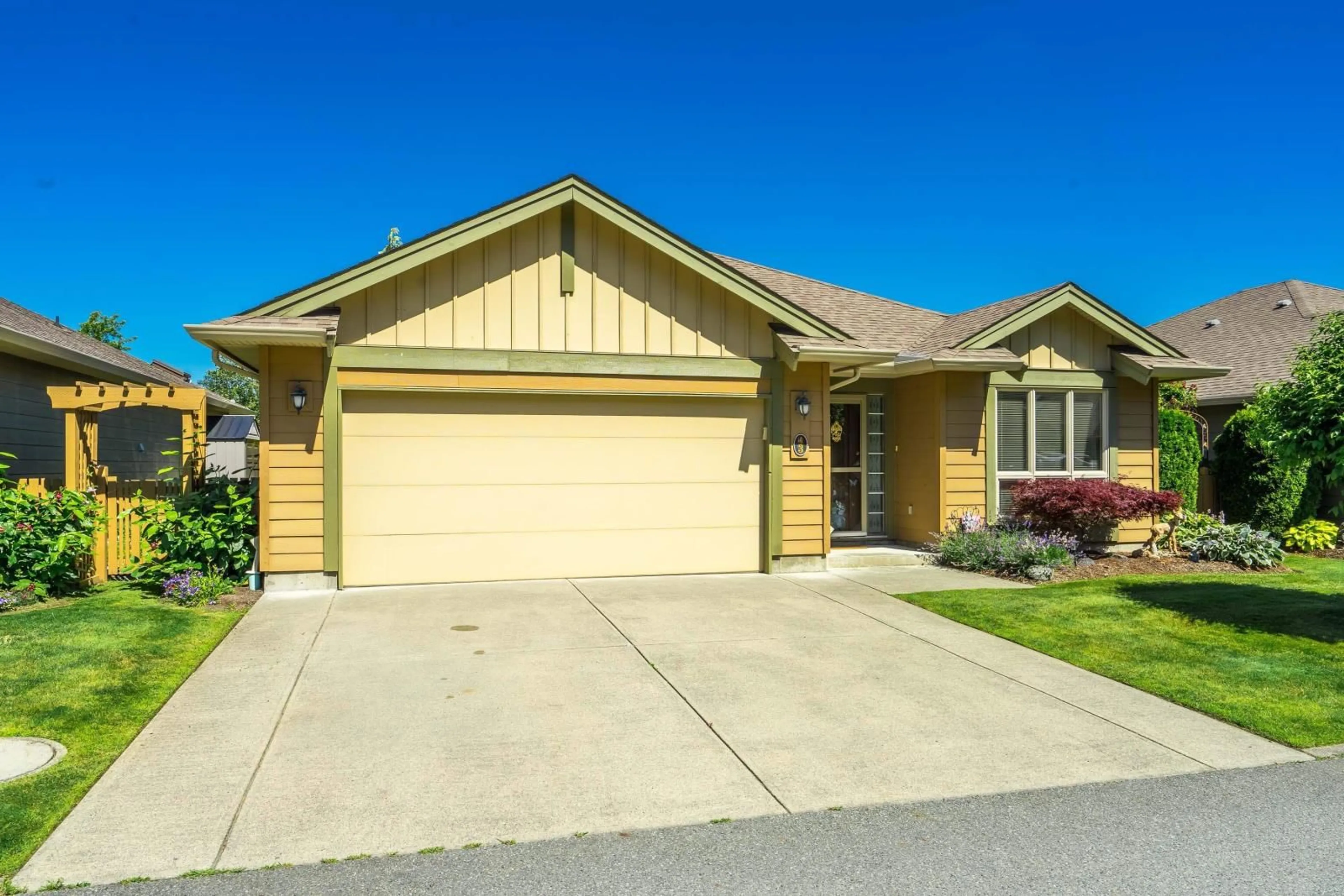 Home with vinyl exterior material, street for 3 46000 THOMAS ROAD|Vedder Crossing, Chilliwack British Columbia V2R5W6