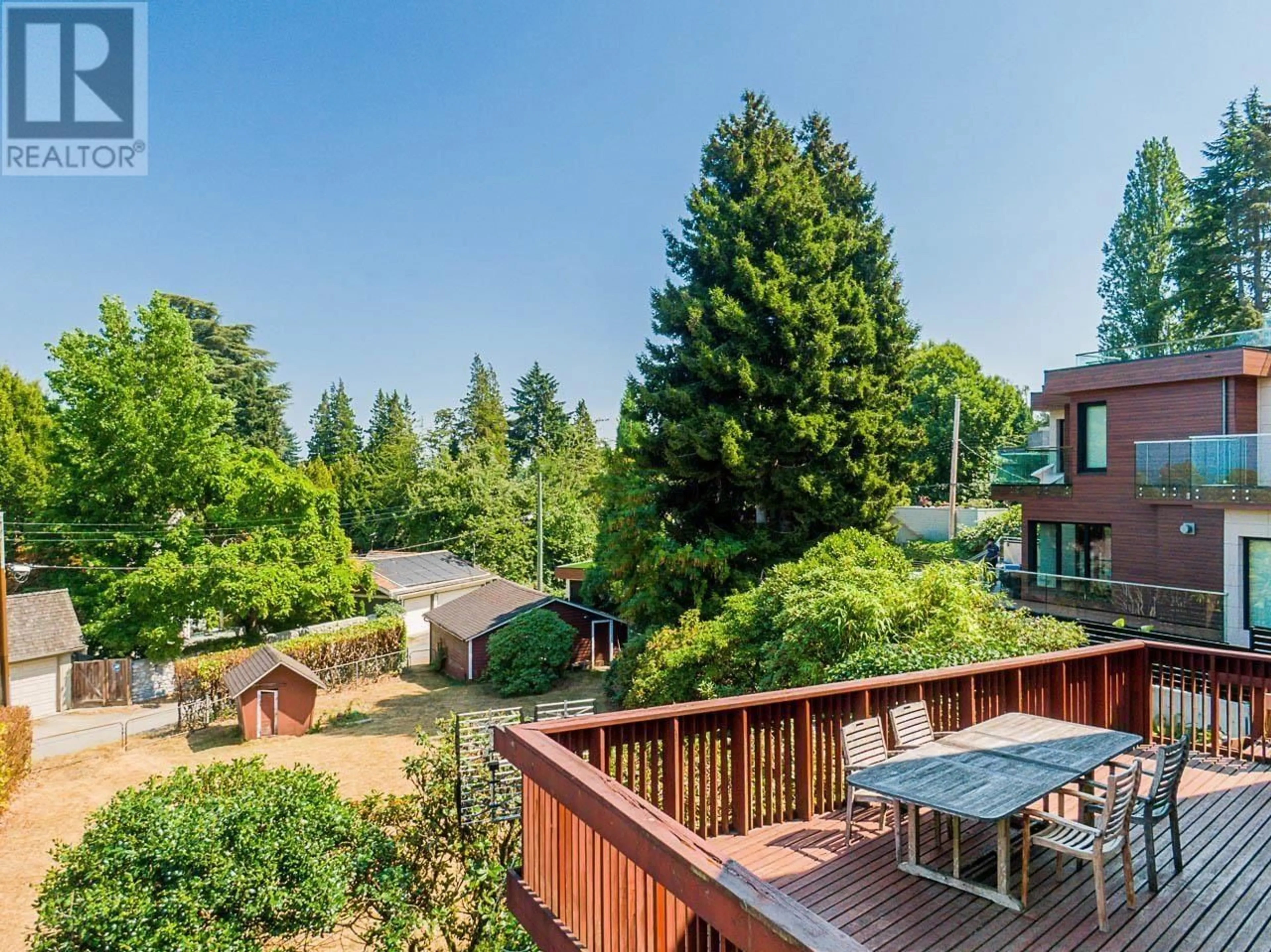 A pic from outside/outdoor area/front of a property/back of a property/a pic from drone, forest/trees view for 2516 COURTENAY STREET, Vancouver British Columbia V6R3X3