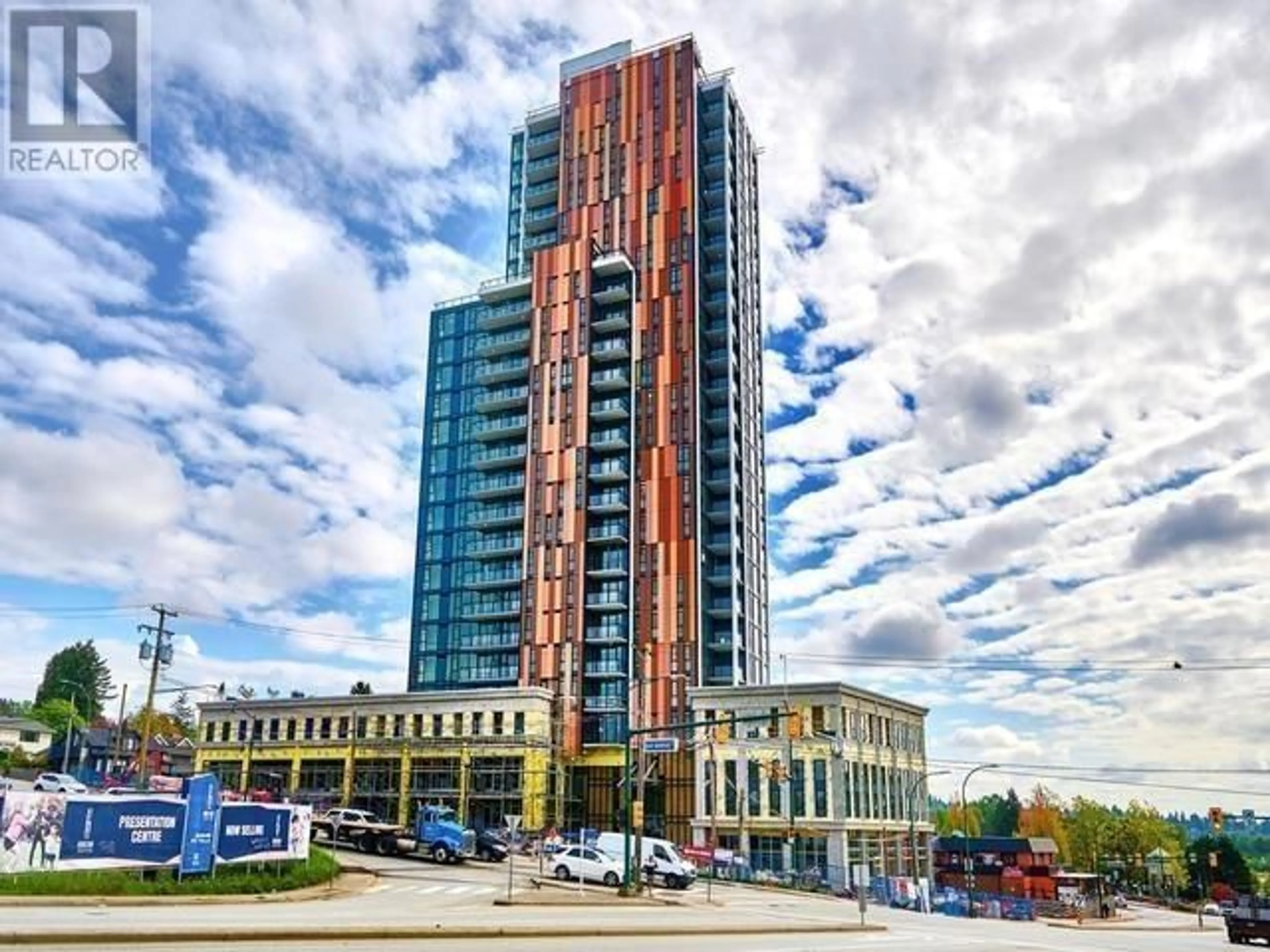 Indoor foyer for 2504 901 LOUGHEED HIGHWAY, Coquitlam British Columbia V3K3T3