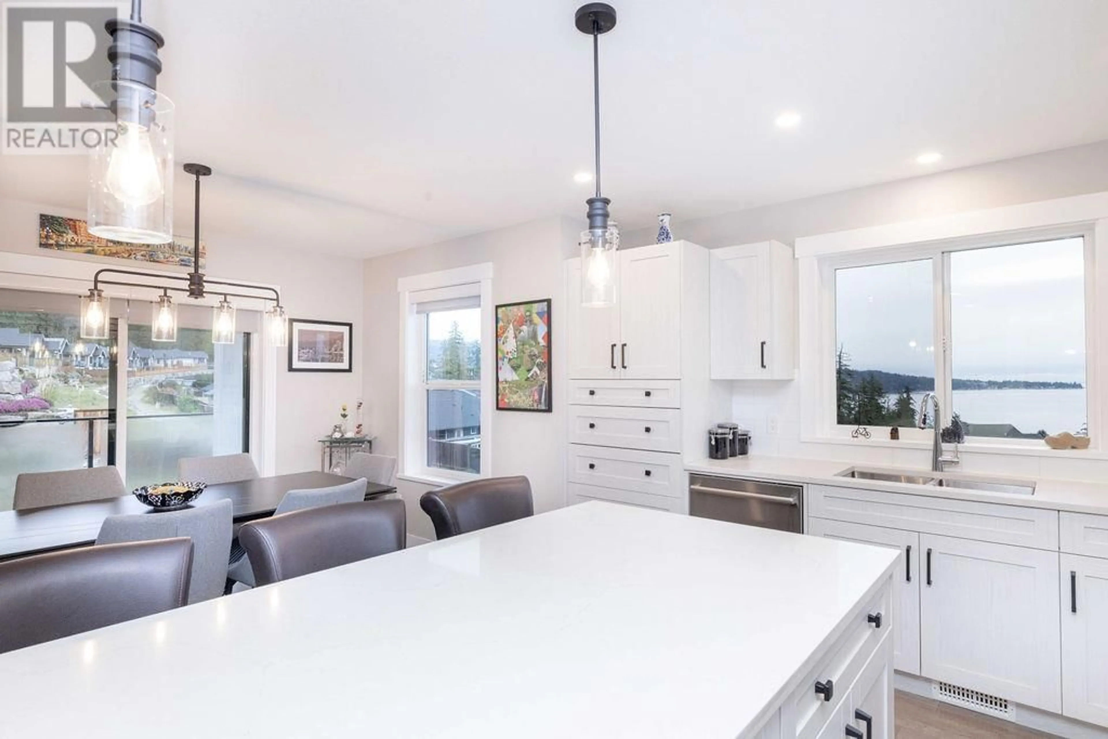 Open concept kitchen, unknown for 6050 COWRIE STREET, Sechelt British Columbia V7Z0S4