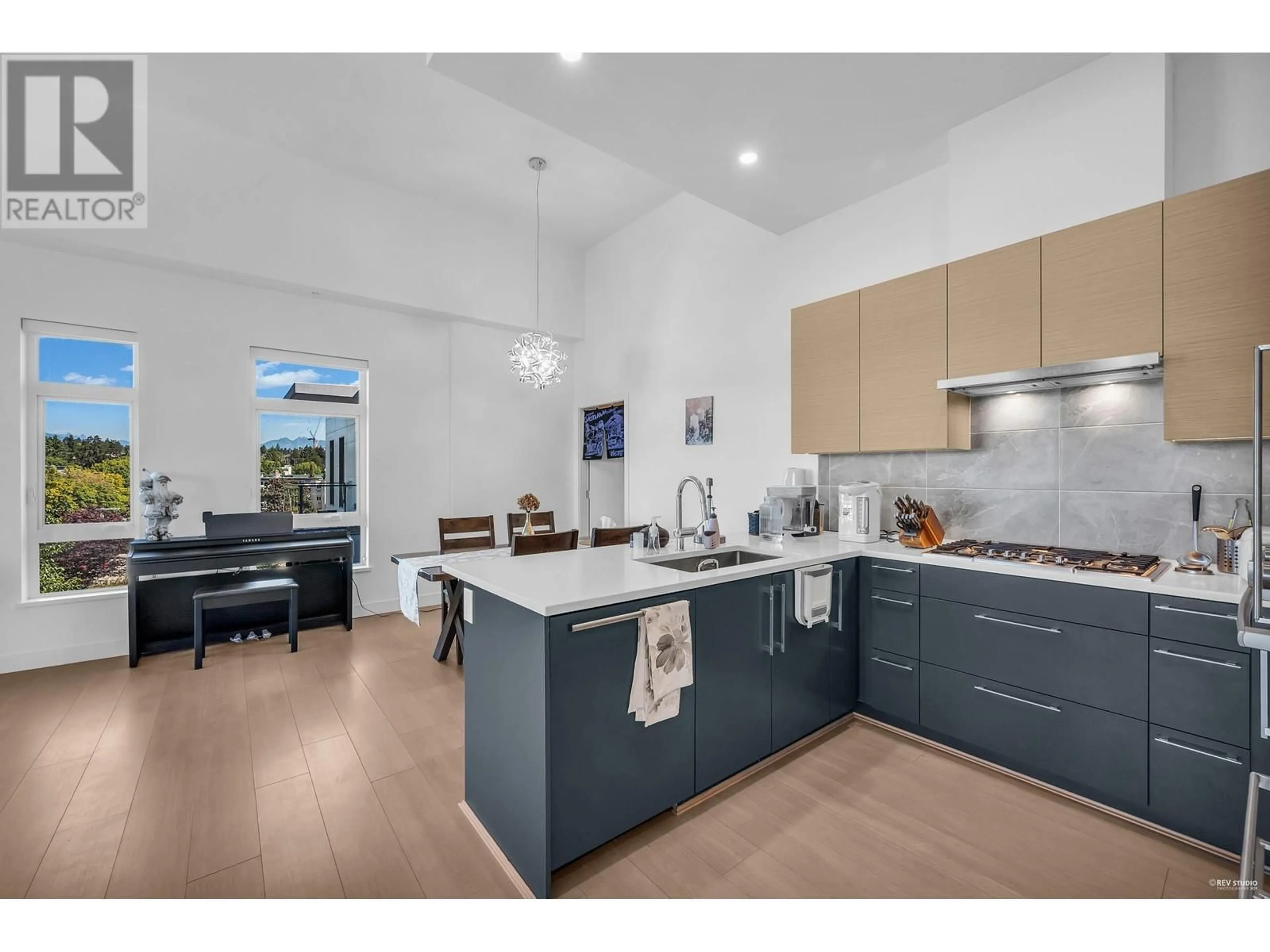 Open concept kitchen, unknown for 602 8888 OSLER STREET, Vancouver British Columbia V6P4G2