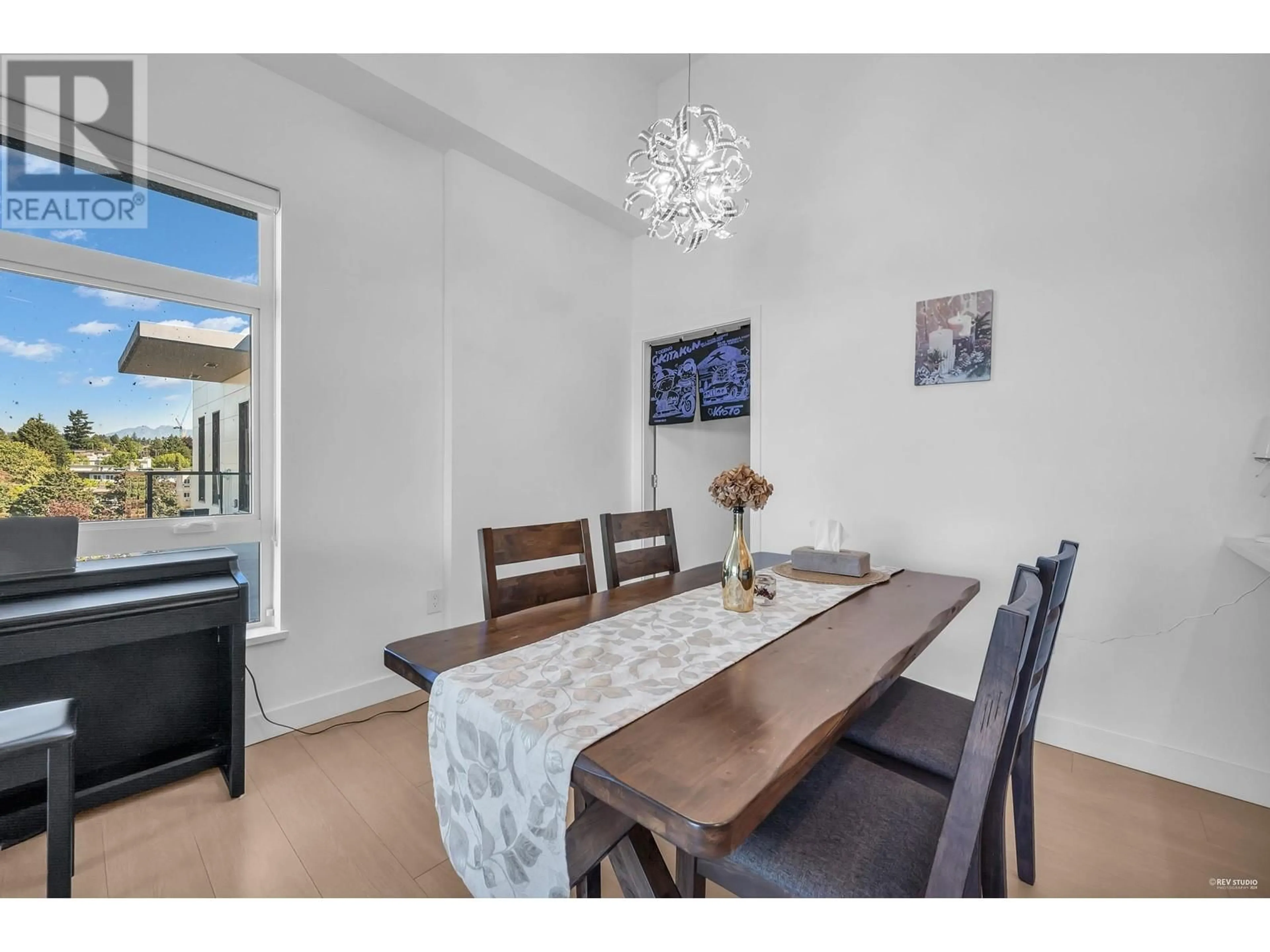 Dining room, wood/laminate floor for 602 8888 OSLER STREET, Vancouver British Columbia V6P4G2