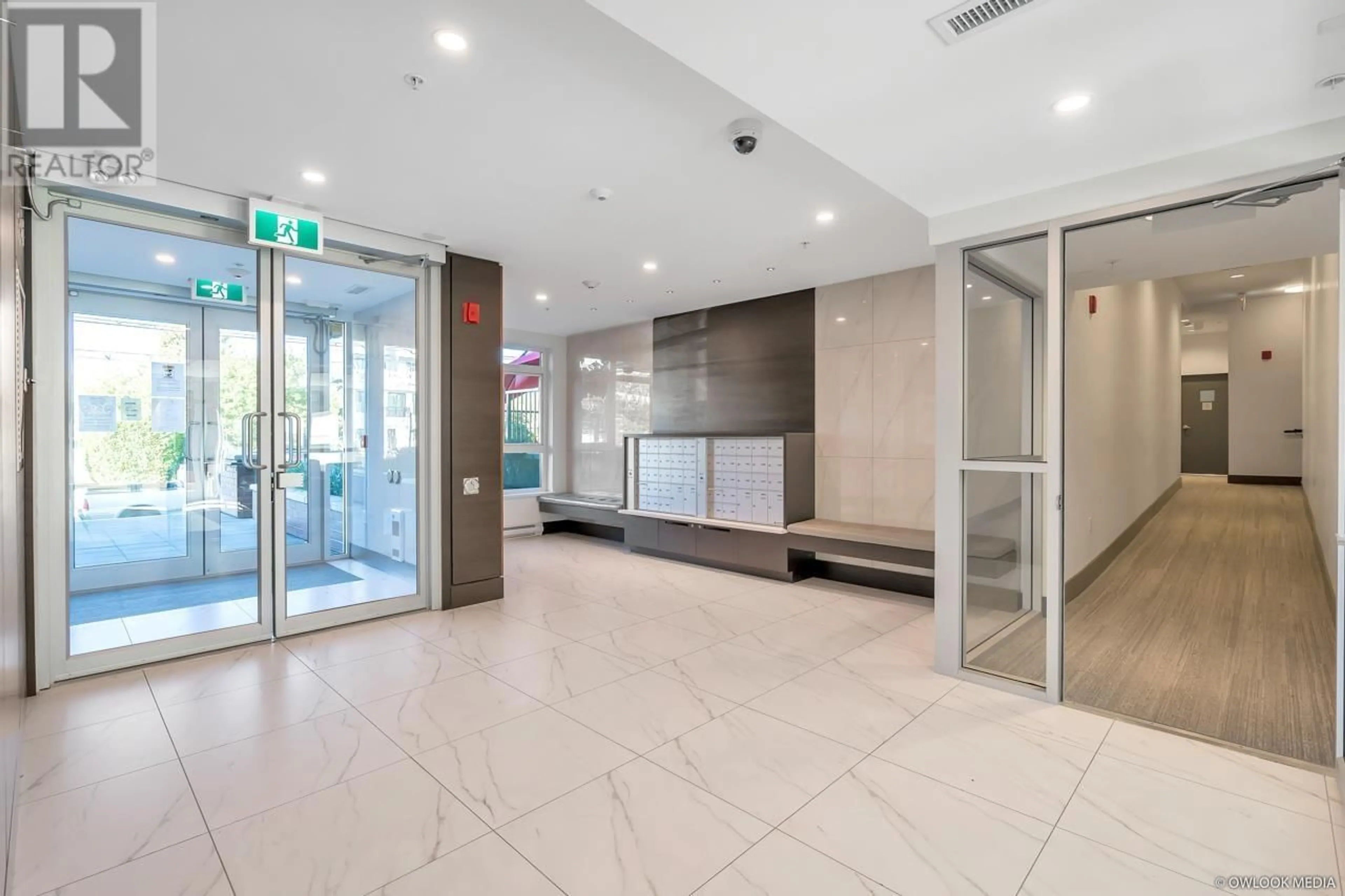 Indoor foyer for 201 - 7828 GRANVILLE STREET, Vancouver British Columbia V6P4Z2