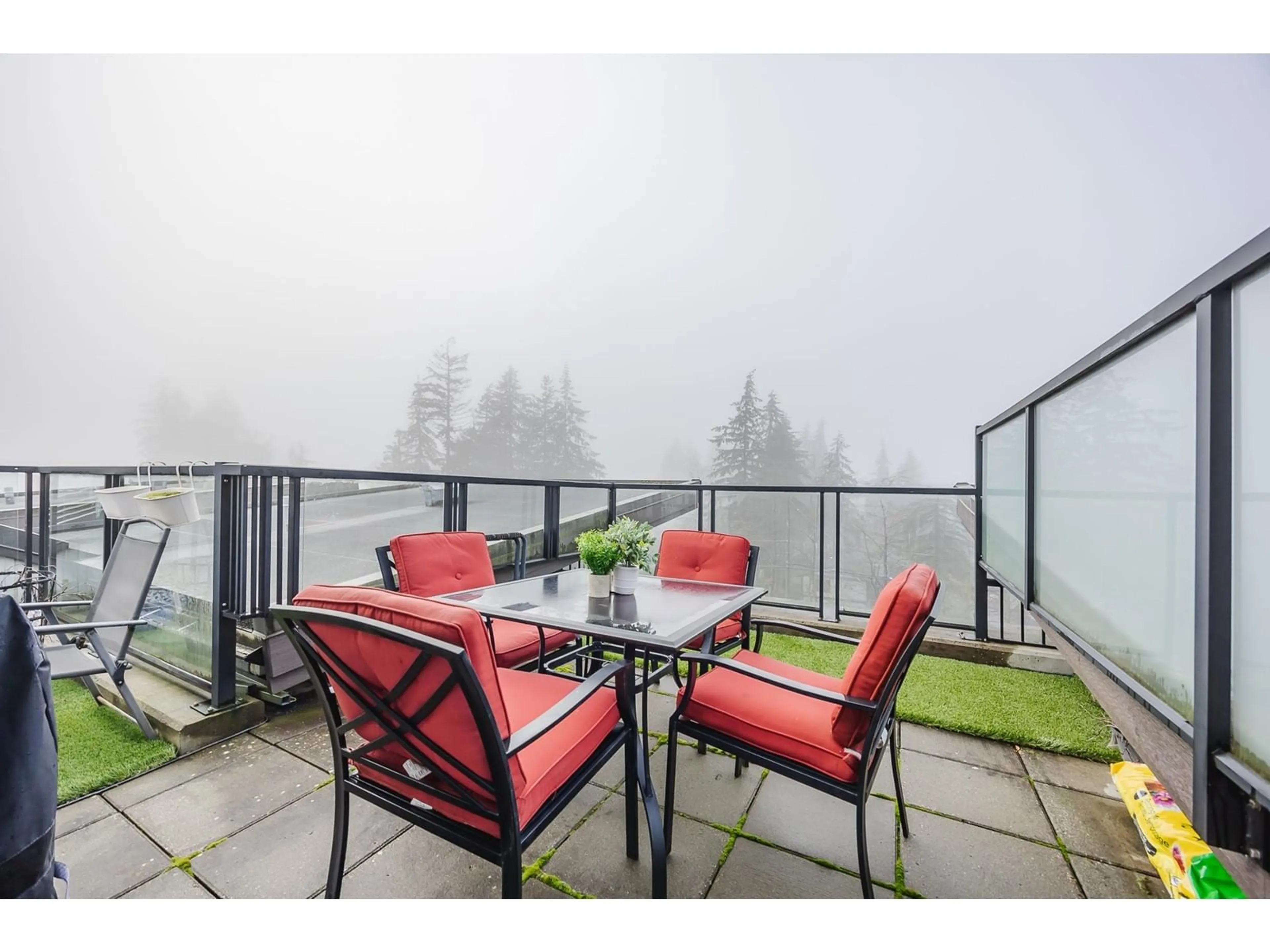 Patio, water/lake/river/ocean view for 412 6688 120 STREET, Surrey British Columbia V3W1T8