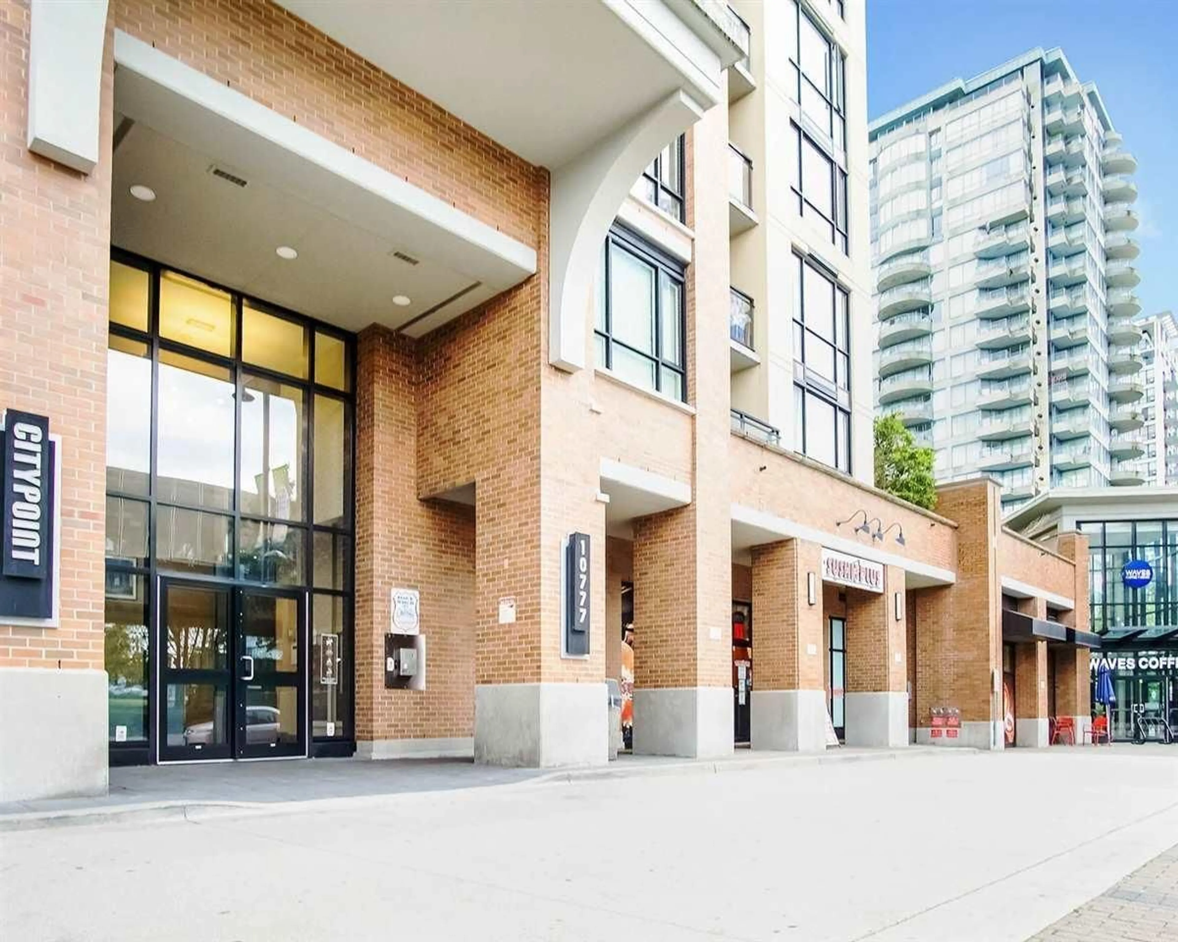 Indoor foyer for 912 10777 UNIVERSITY DRIVE, Surrey British Columbia V3T0E6