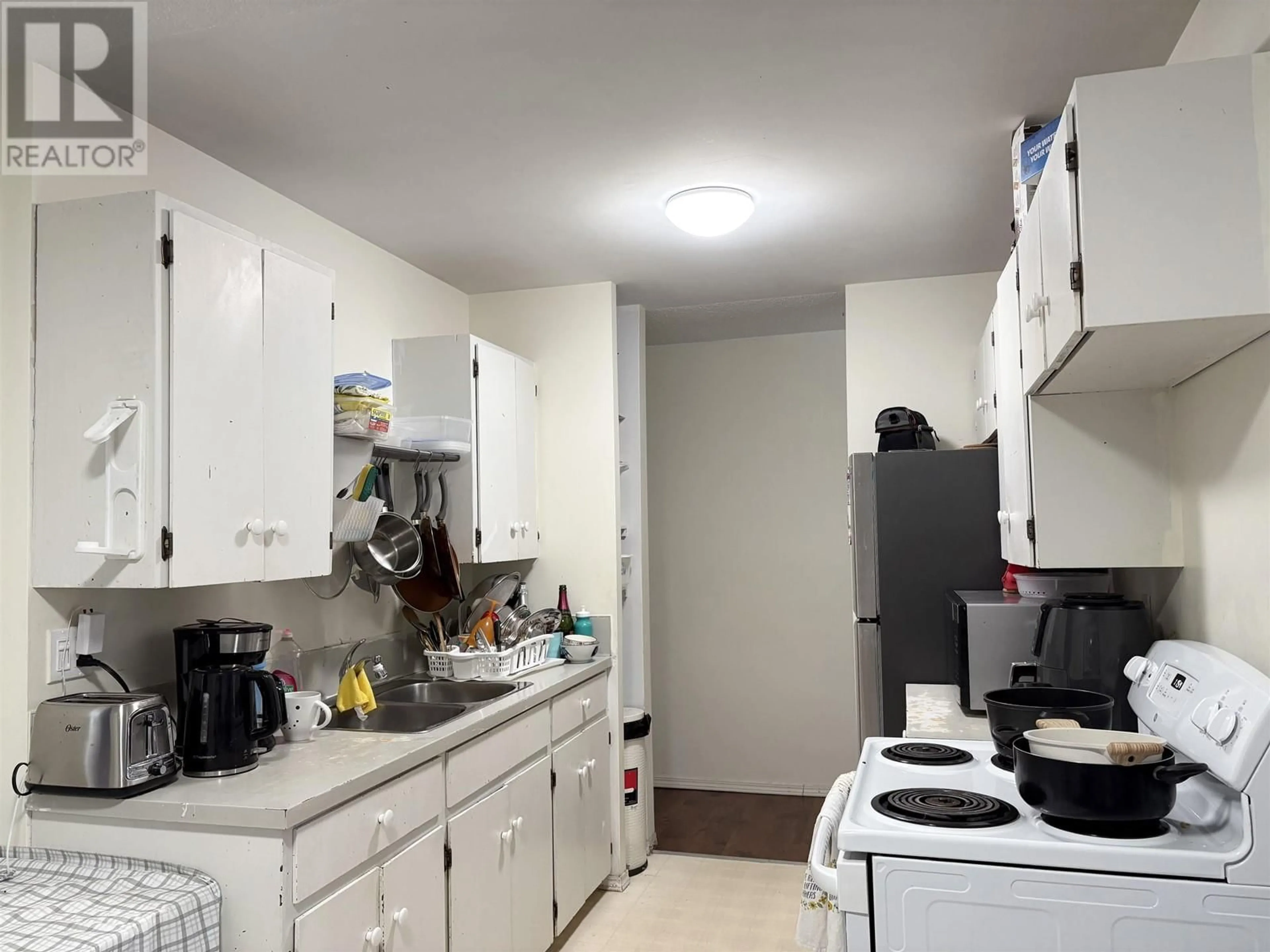 Standard kitchen, unknown for 1479 NATION CRESCENT, Prince George British Columbia V2M4E3