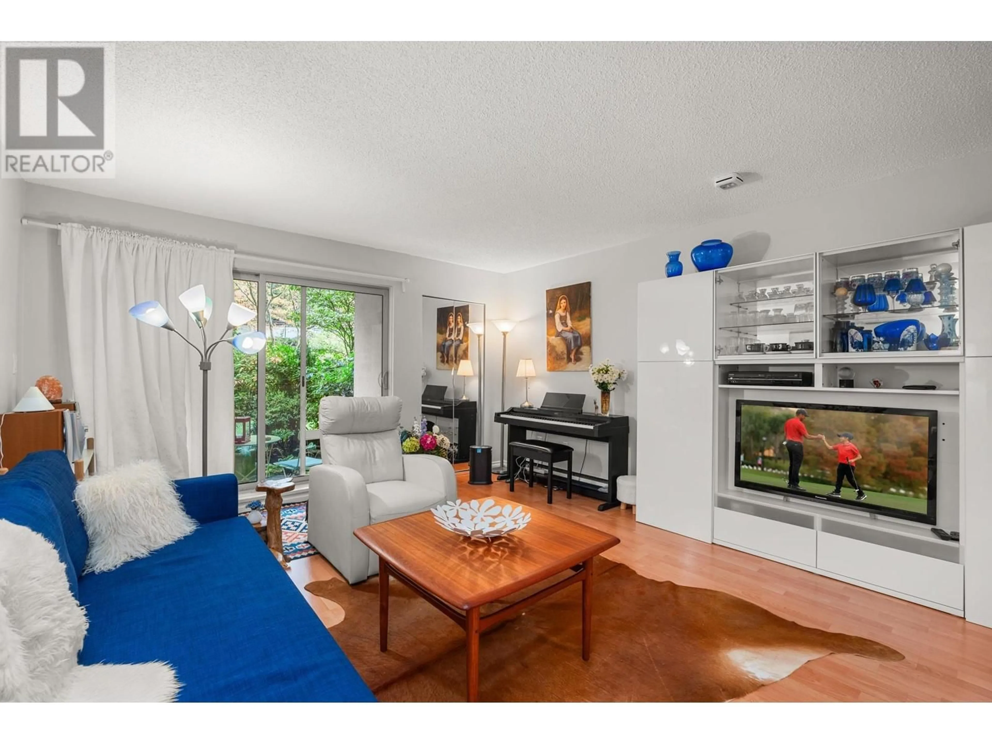 Living room with furniture, unknown for 215 - 4373 HALIFAX STREET, Burnaby British Columbia V5C5Z2