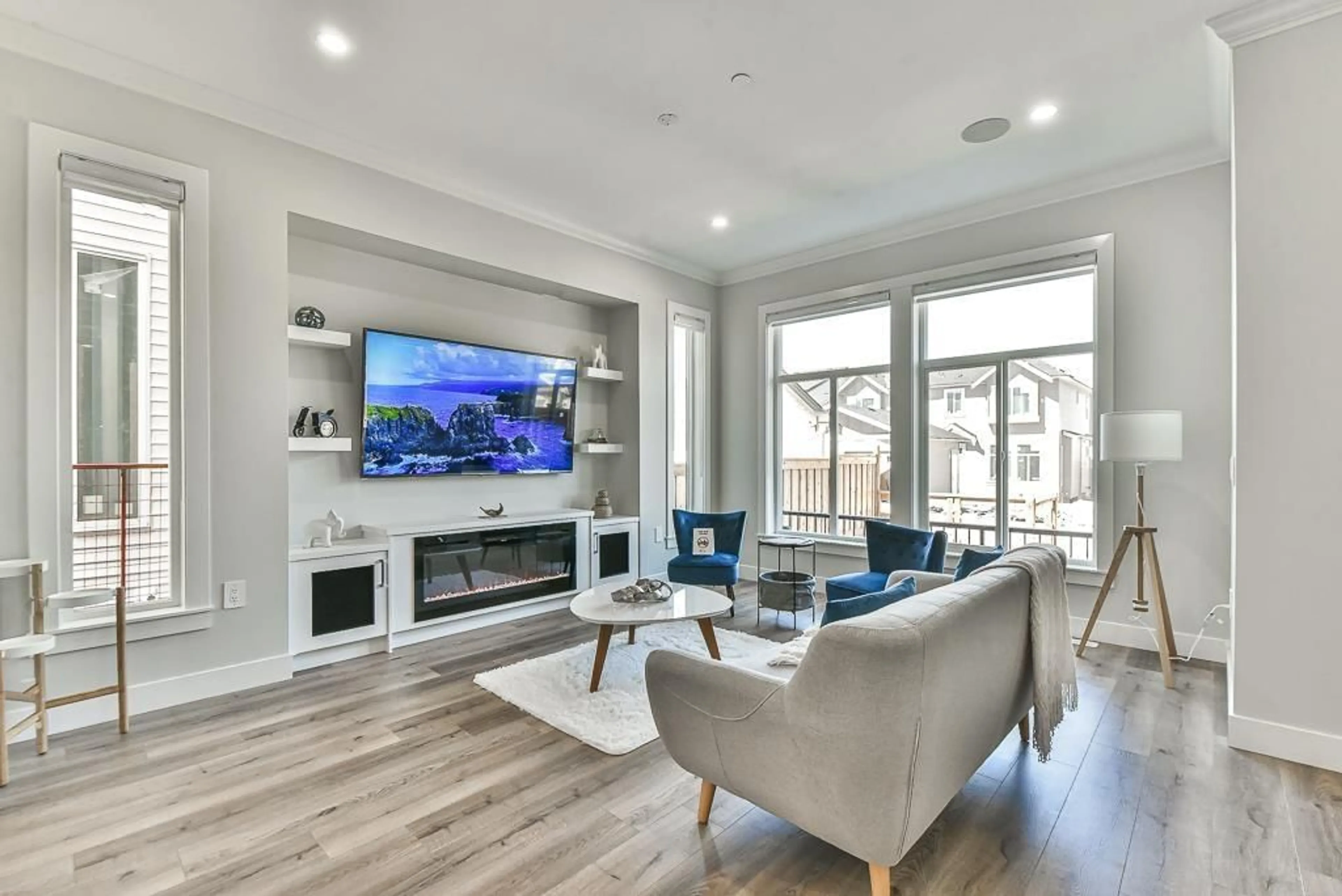 Living room with furniture, unknown for 7418 196, Langley British Columbia V2Y3R7