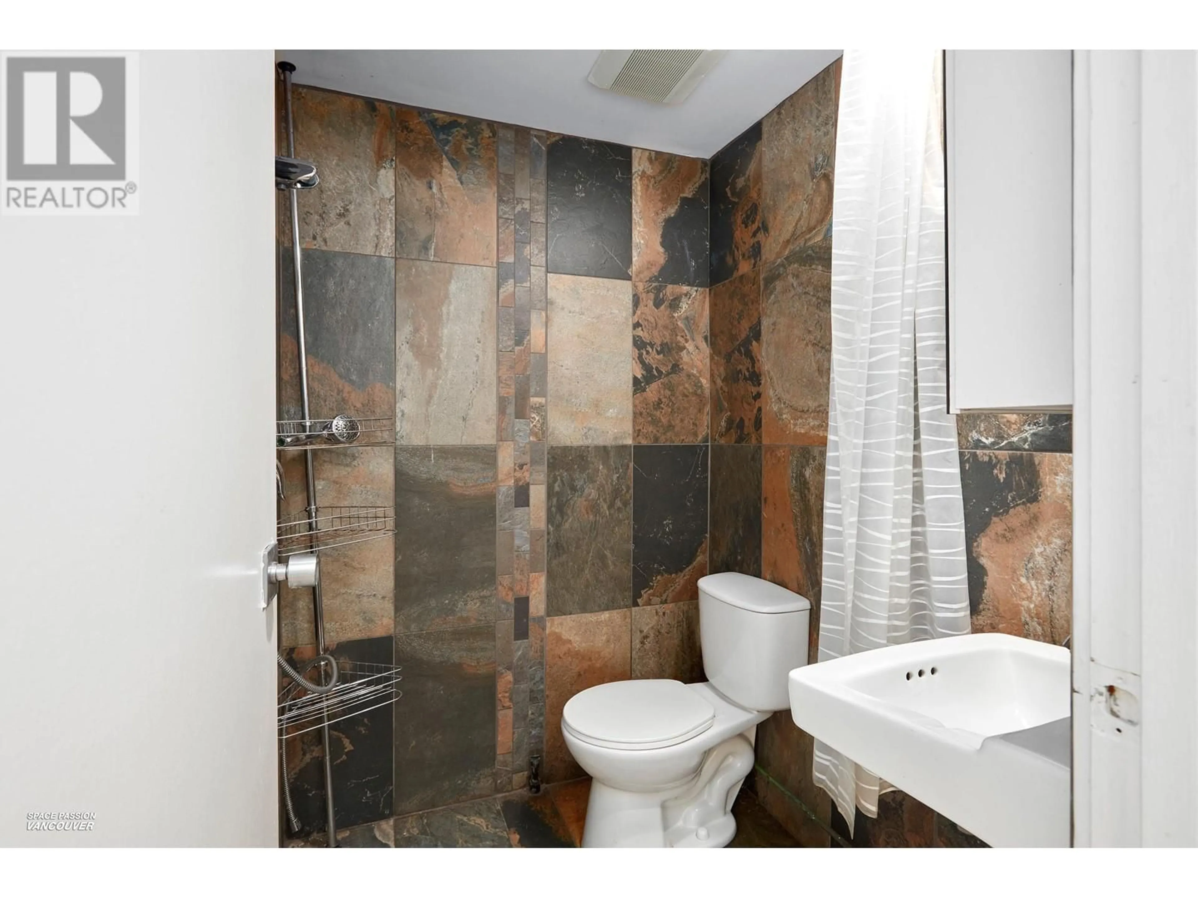 Standard bathroom, ceramic/tile floor for 14230 SILVER VALLEY ROAD, Maple Ridge British Columbia V4R2R3