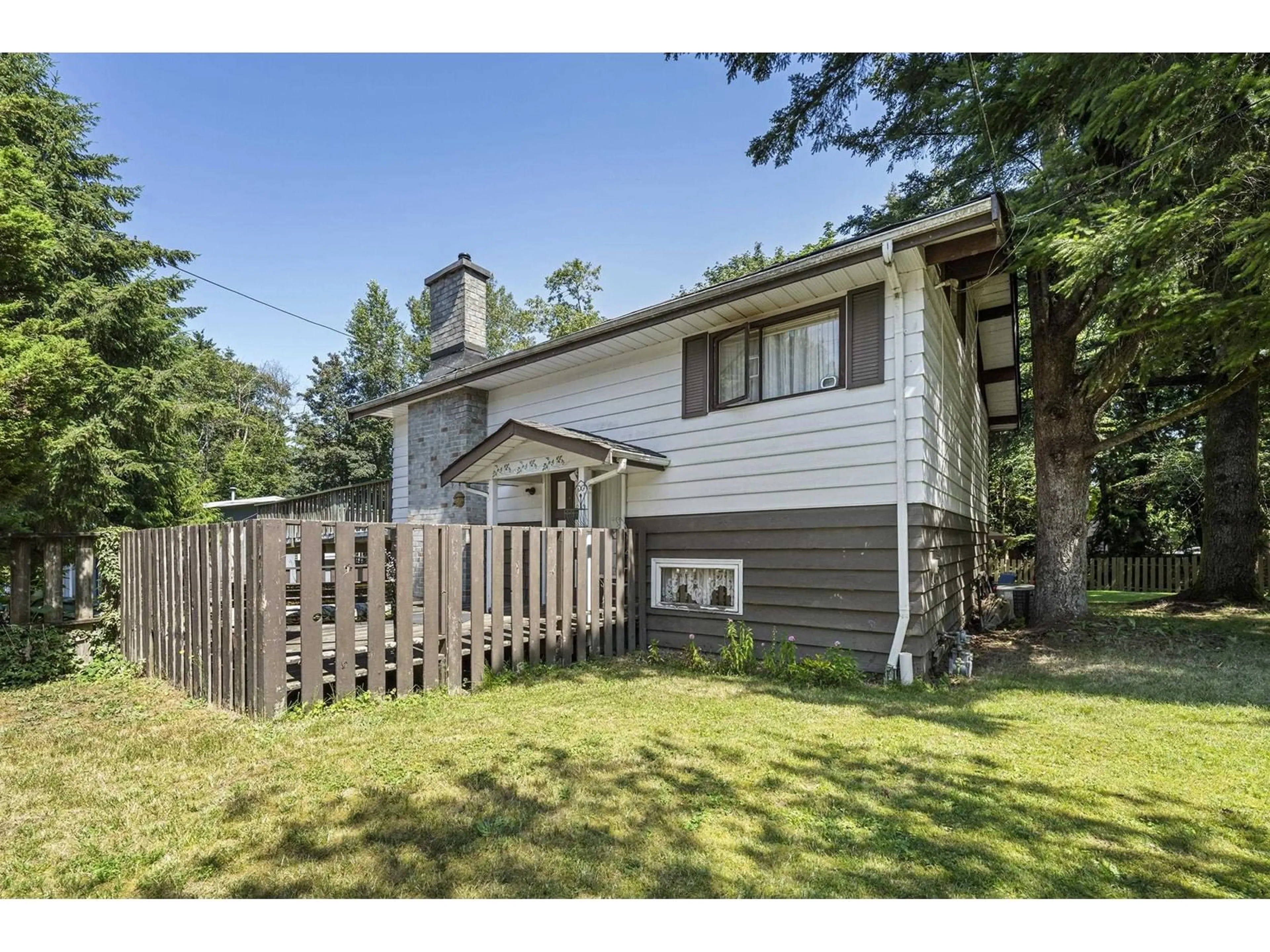 Unknown for 7876 139A, Surrey British Columbia V3W5H5