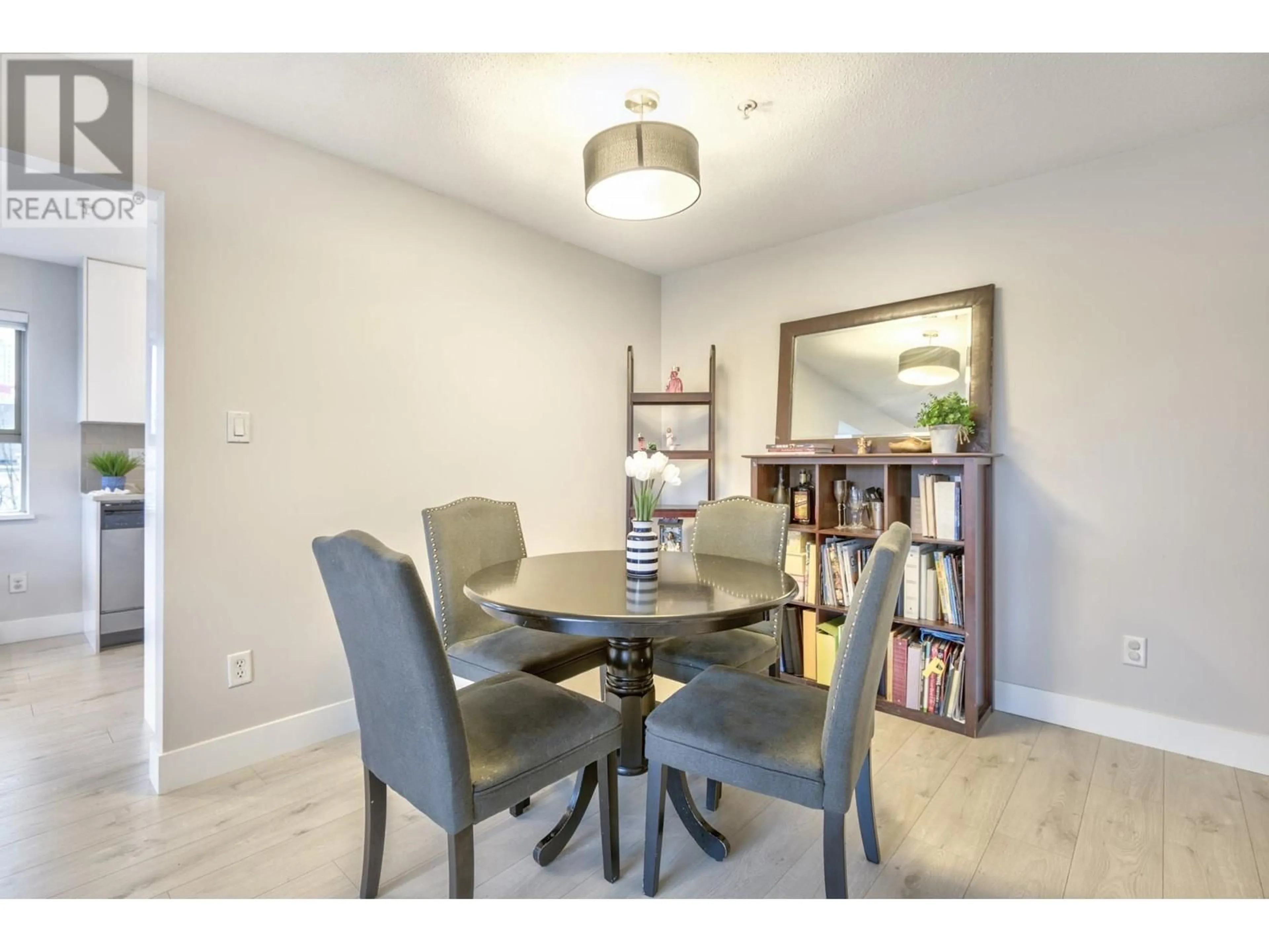 Dining room, wood/laminate floor for 305 4728 DAWSON STREET, Burnaby British Columbia V5C0A9