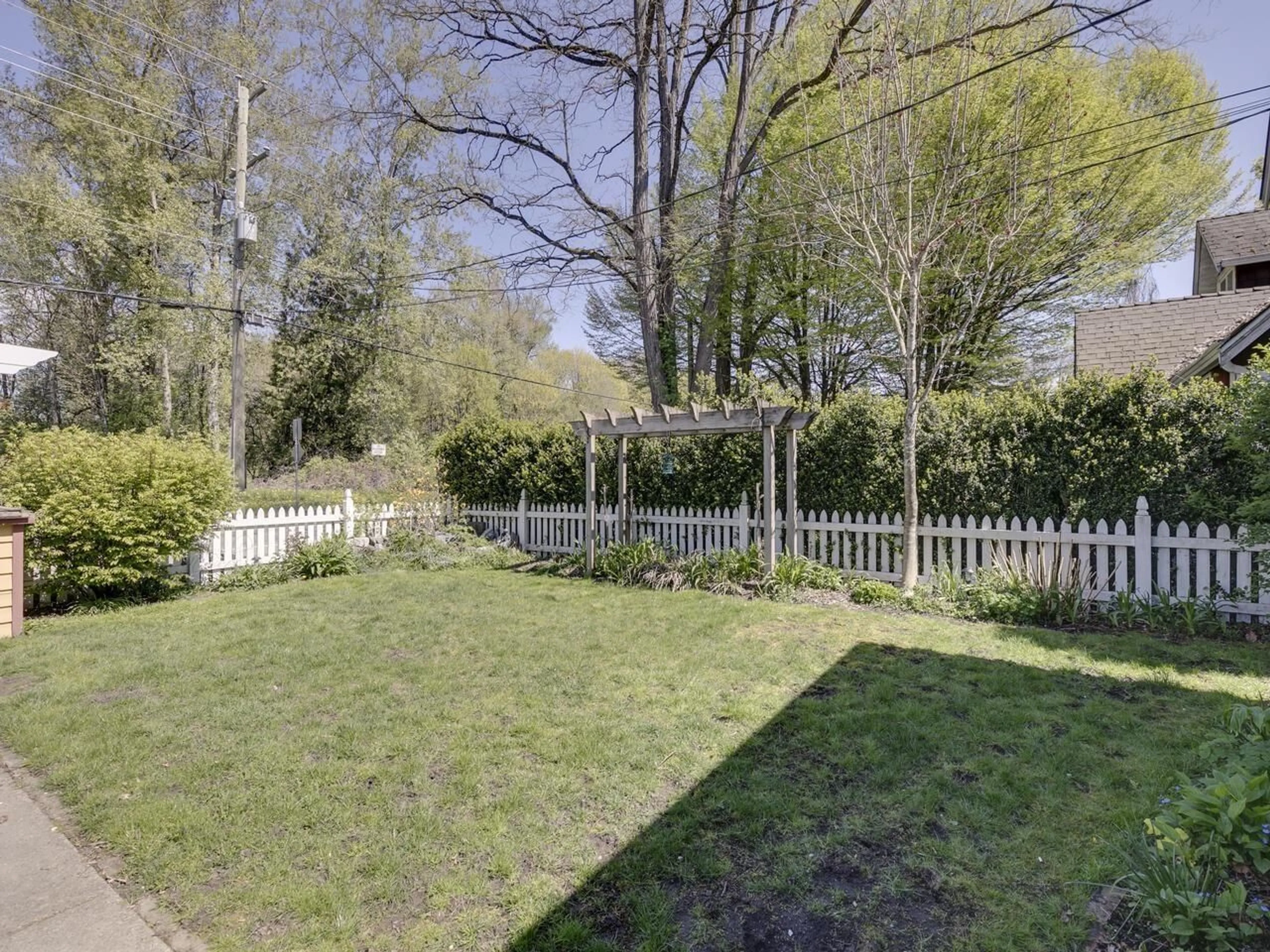 Patio, forest/trees view for 34866 CLAYBURN, Abbotsford British Columbia V2S7Y9