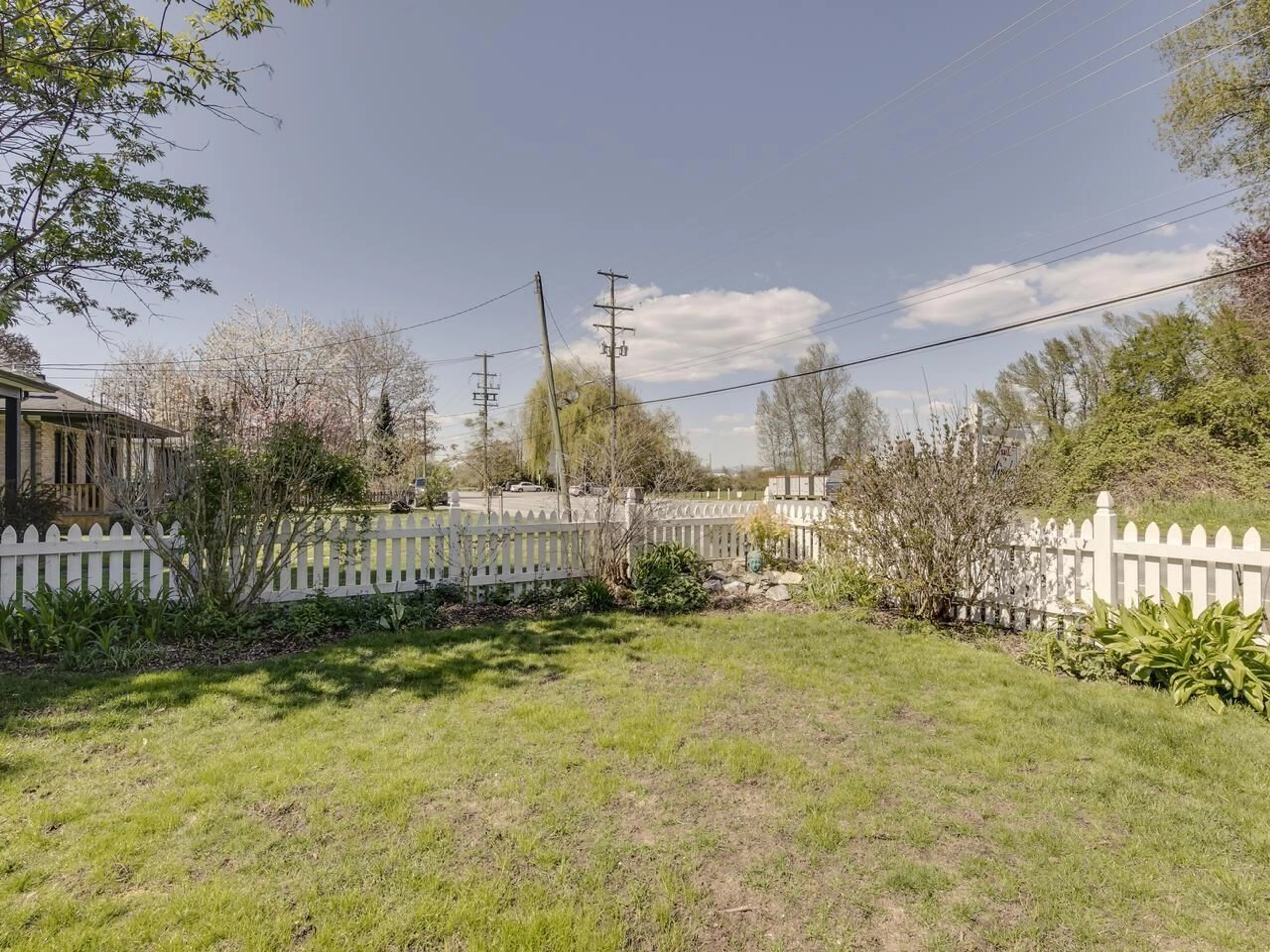 A pic from outside/outdoor area/front of a property/back of a property/a pic from drone, street for 34866 CLAYBURN, Abbotsford British Columbia V2S7Y9