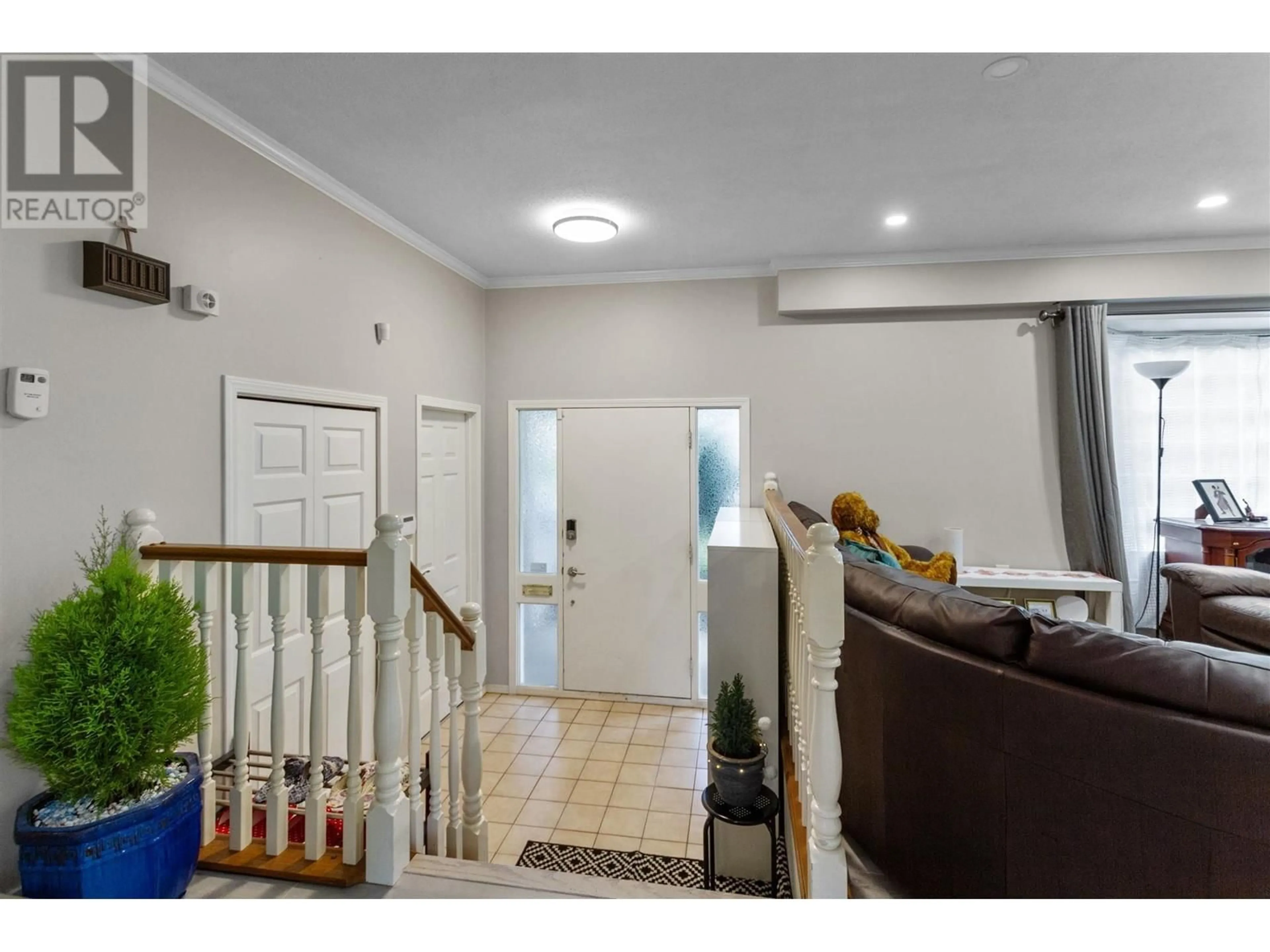 Indoor foyer for 3144 LANCASTER PLACE, Port Coquitlam British Columbia V3C3J7