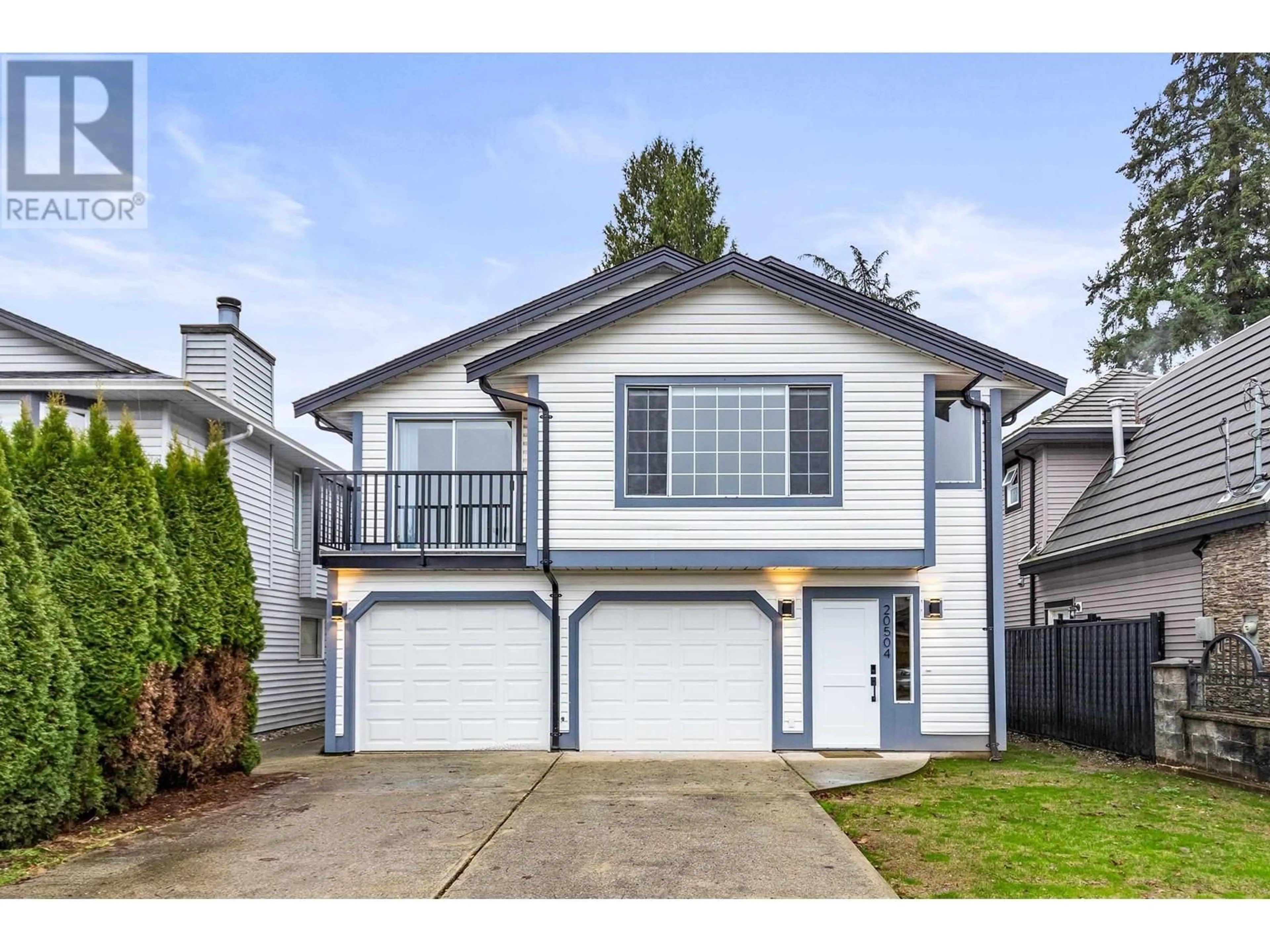 Home with vinyl exterior material, street for 20504 116 AVENUE, Maple Ridge British Columbia V2X9Z3