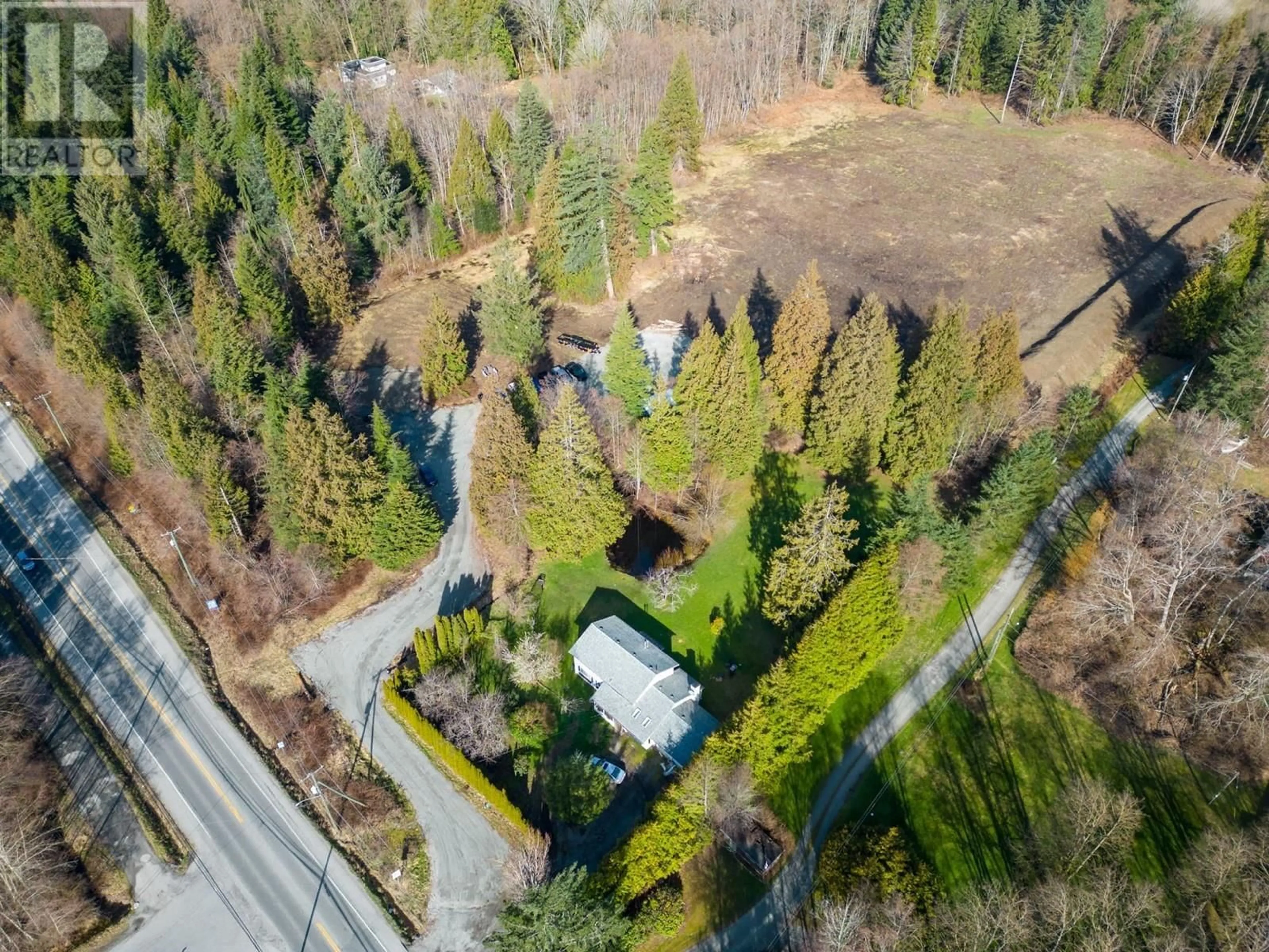 Home with vinyl exterior material, building for 1186 SUNSHINE COAST HIGHWAY, Gibsons British Columbia V0N1V2